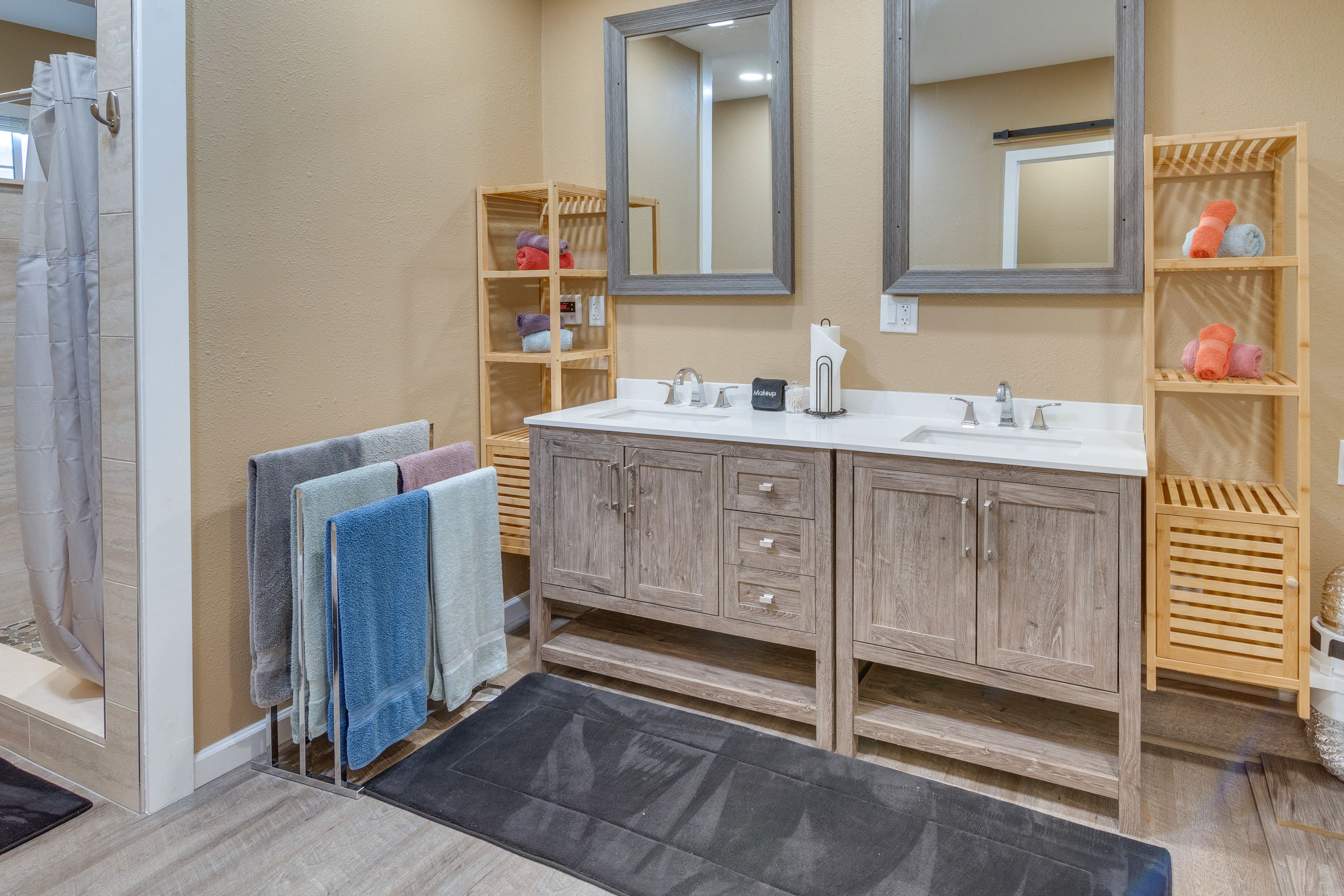 Full Bathroom | Complimentary Toiletries | Washer & Dryer