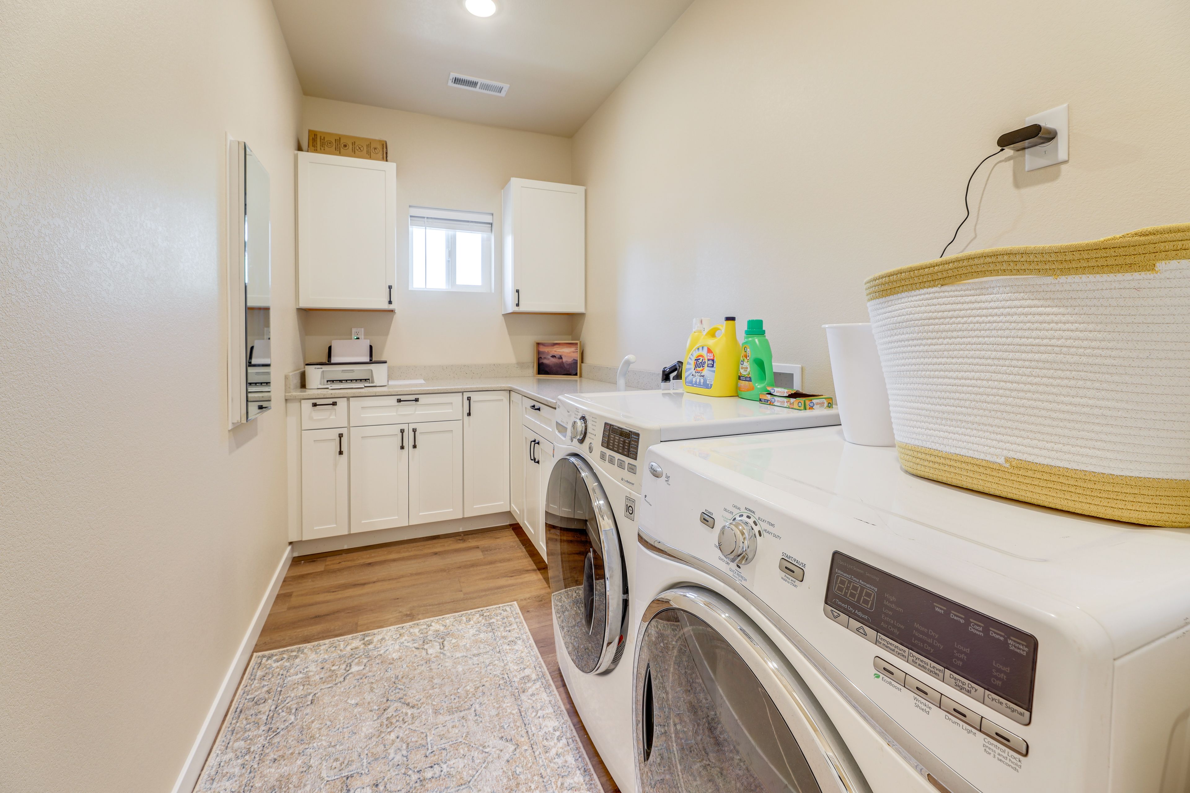 Washer/Dryer | Detergent Provided