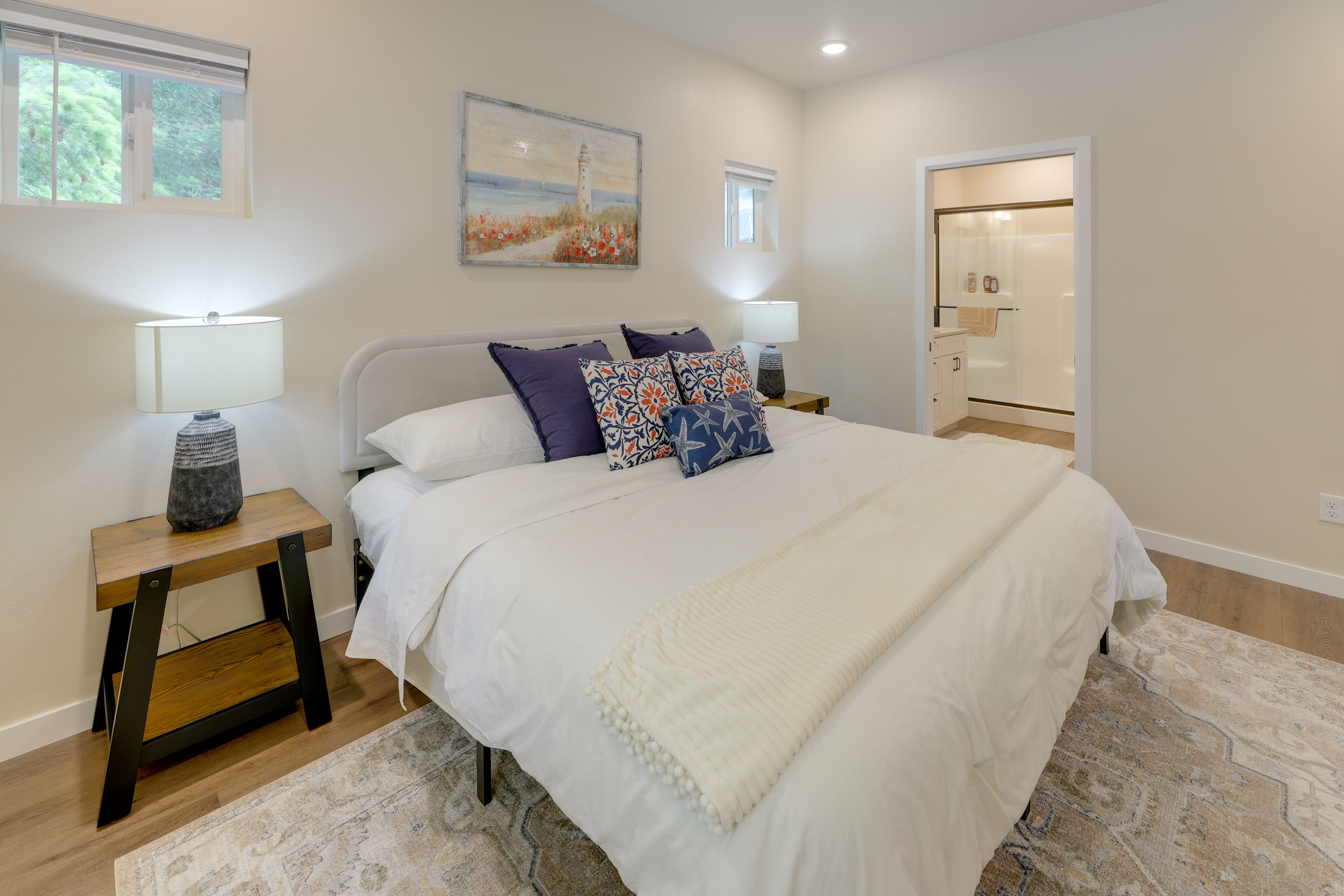 Bedroom 1 | King Bed | Smart TV | En-Suite Bathroom