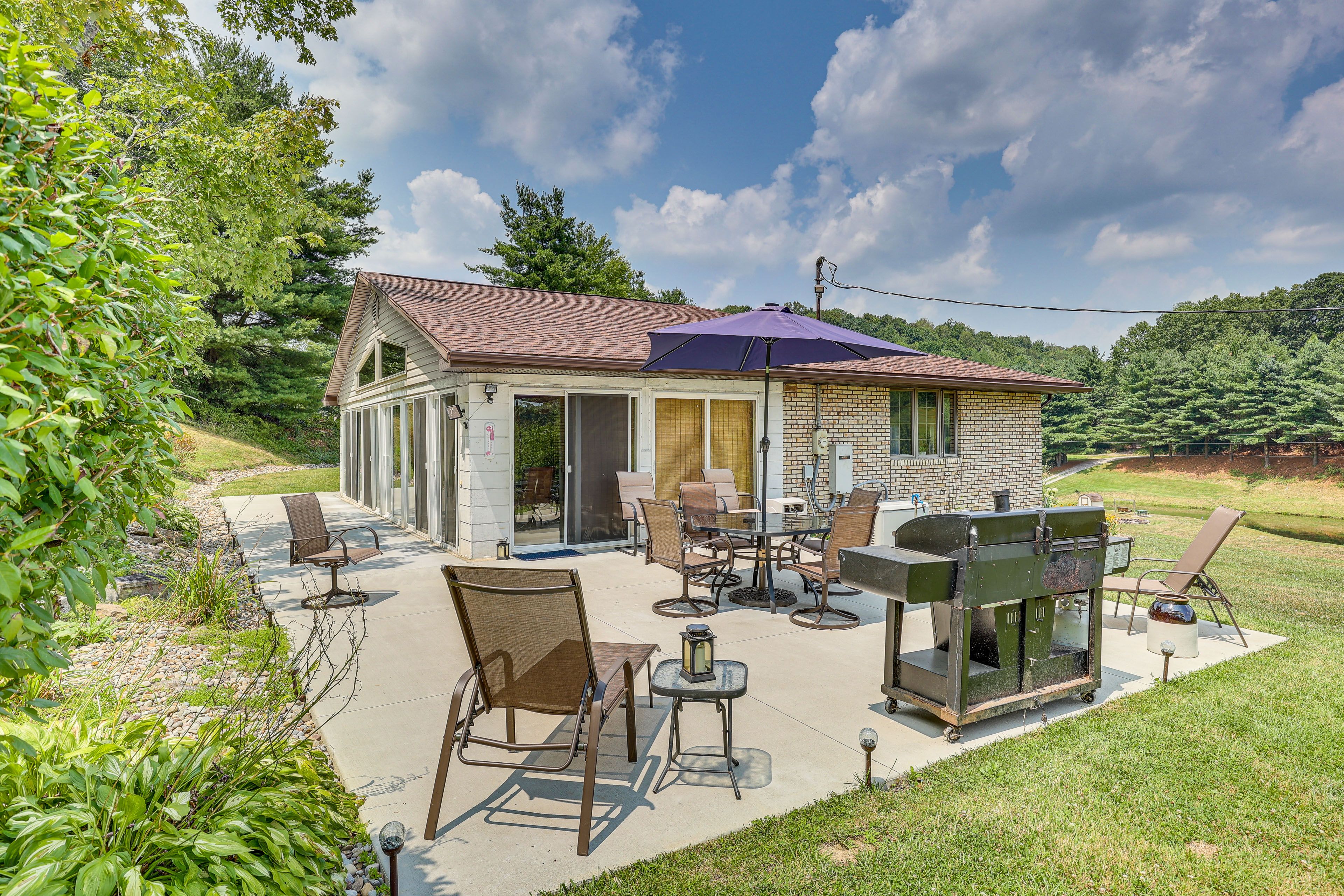 Private Patio | Outdoor Seating | Gas Grill