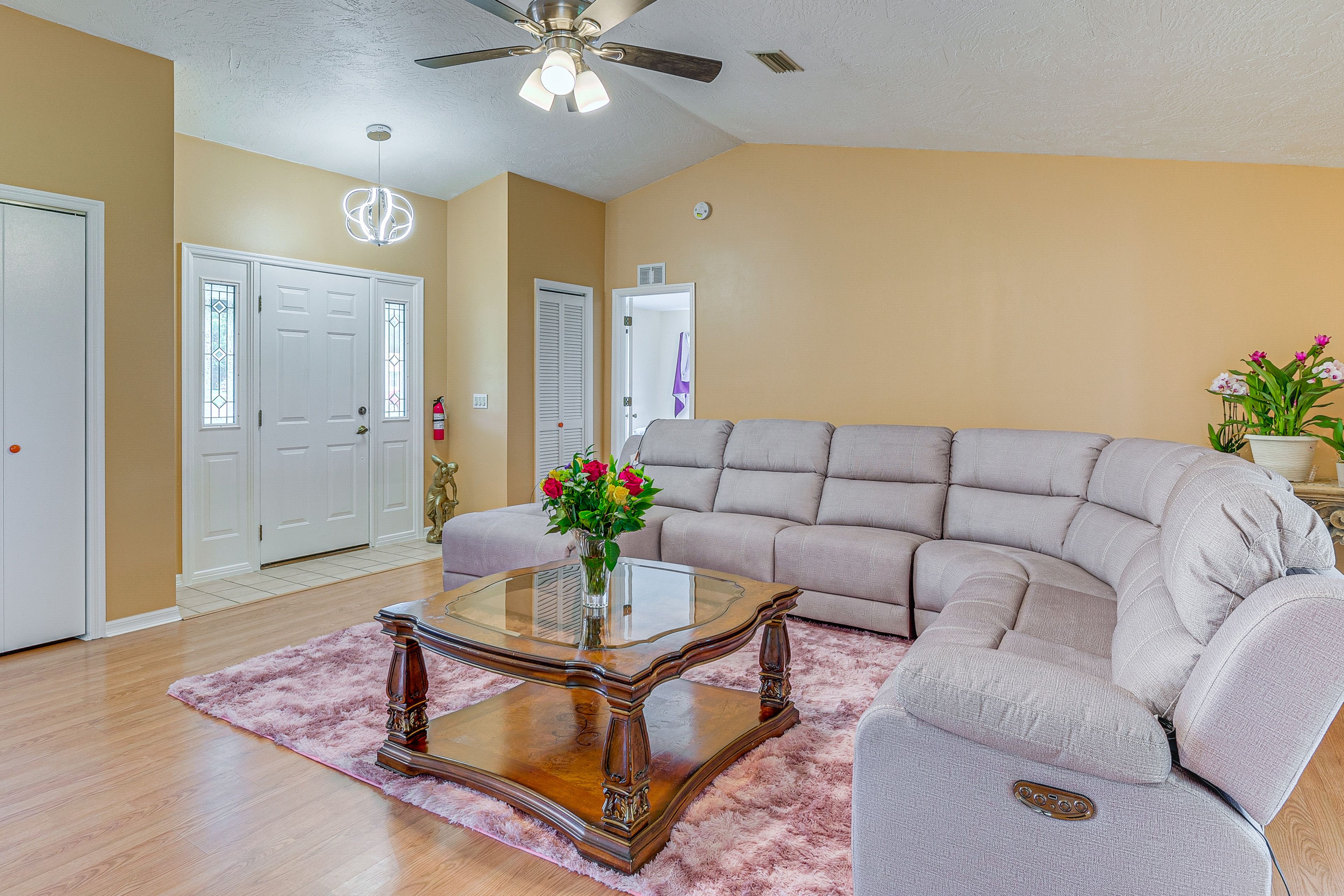 Living Room | Smart TV