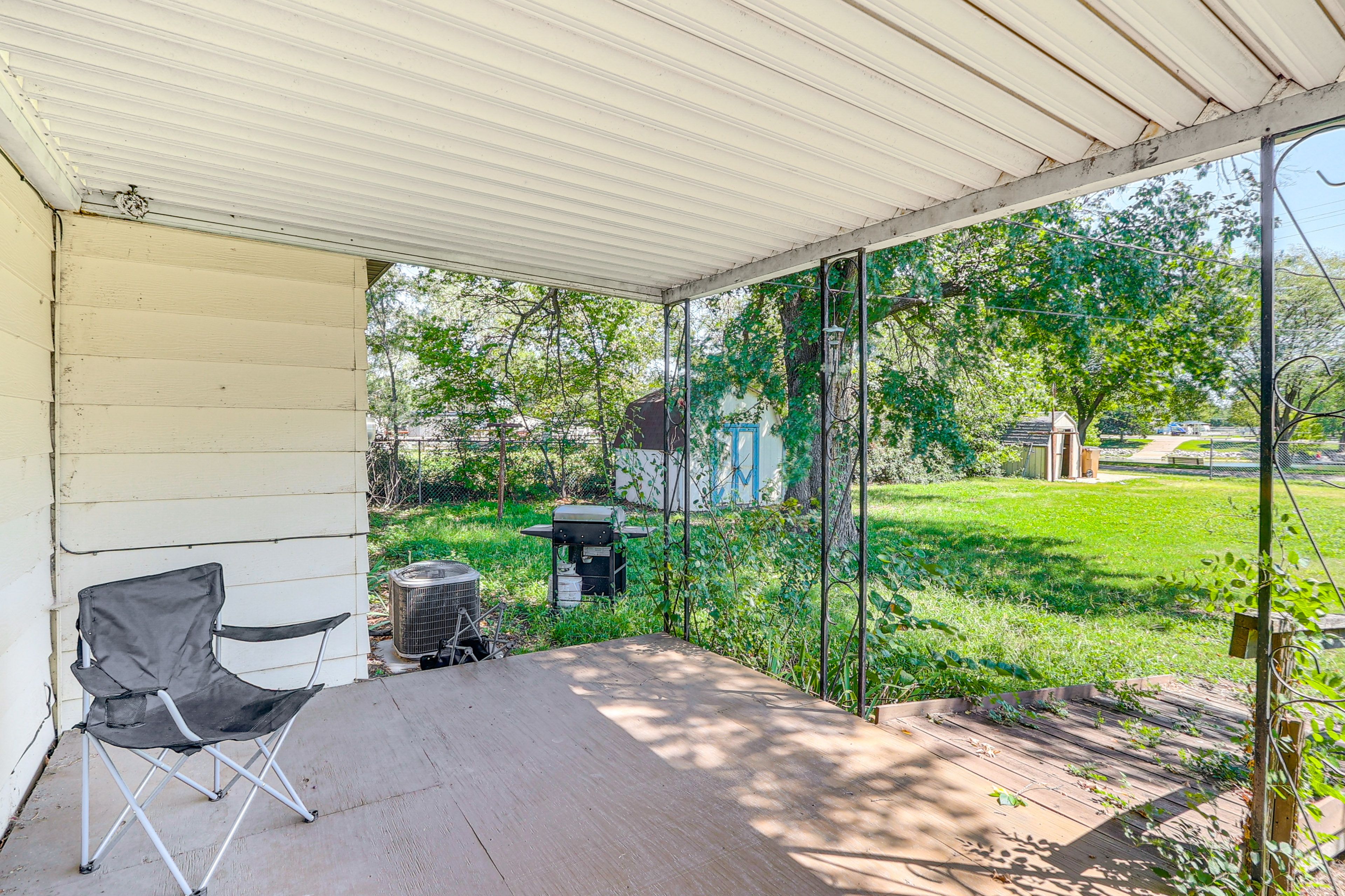 Patio | Gas Grill (Propane Provided)