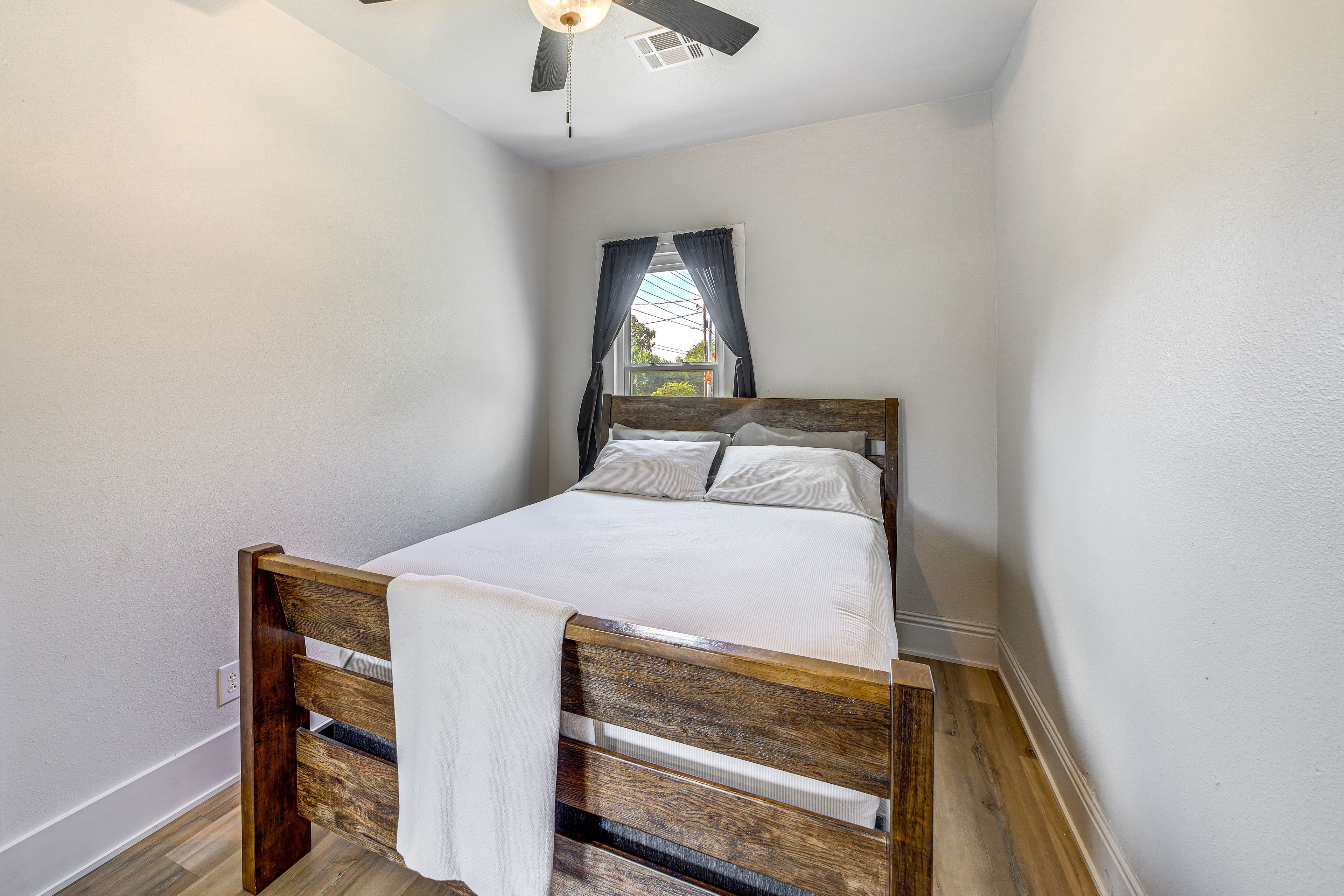 Bedroom 2 | Queen Bed | Ceiling Fans