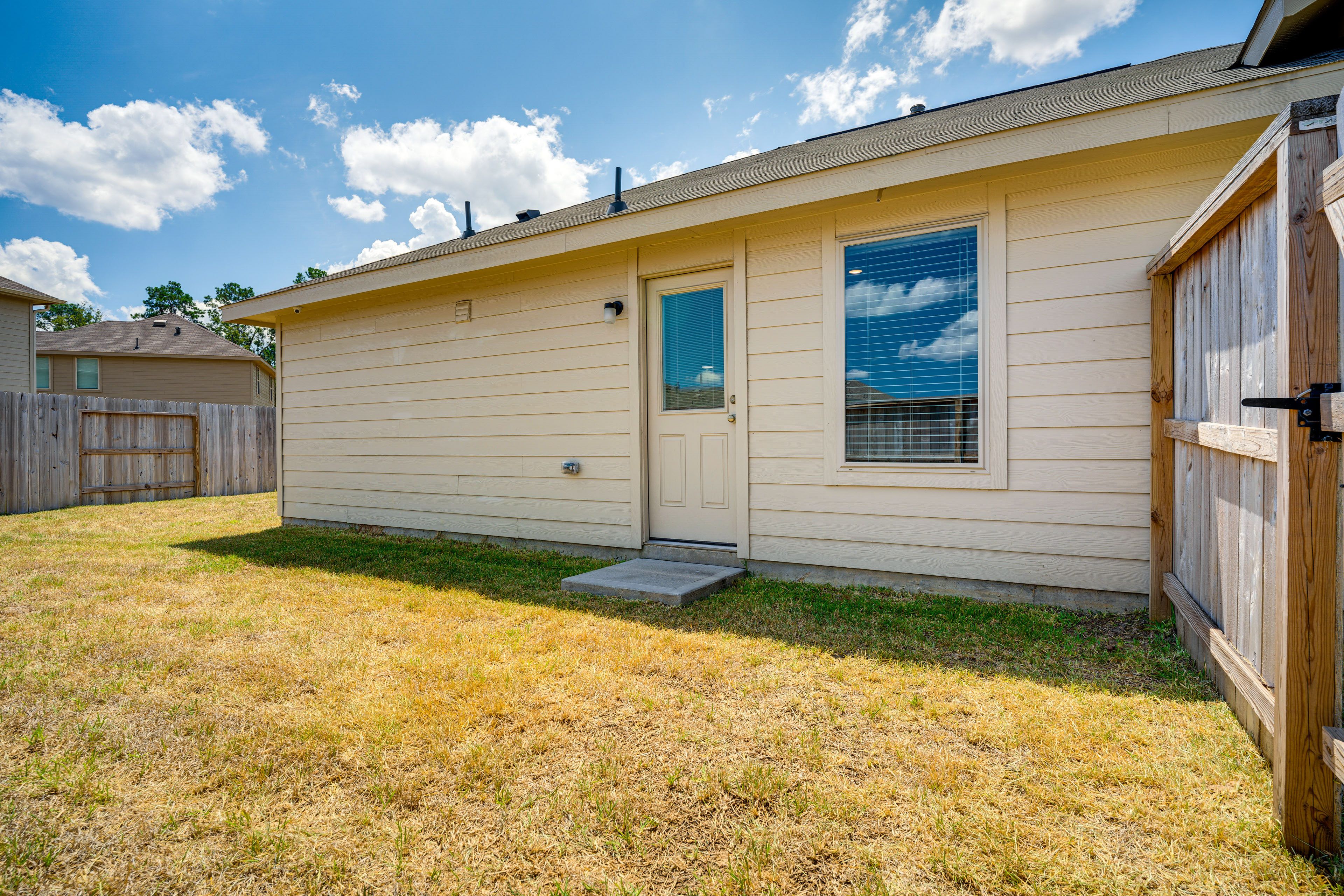 Fenced-In Backyard | Outdoor Speakers