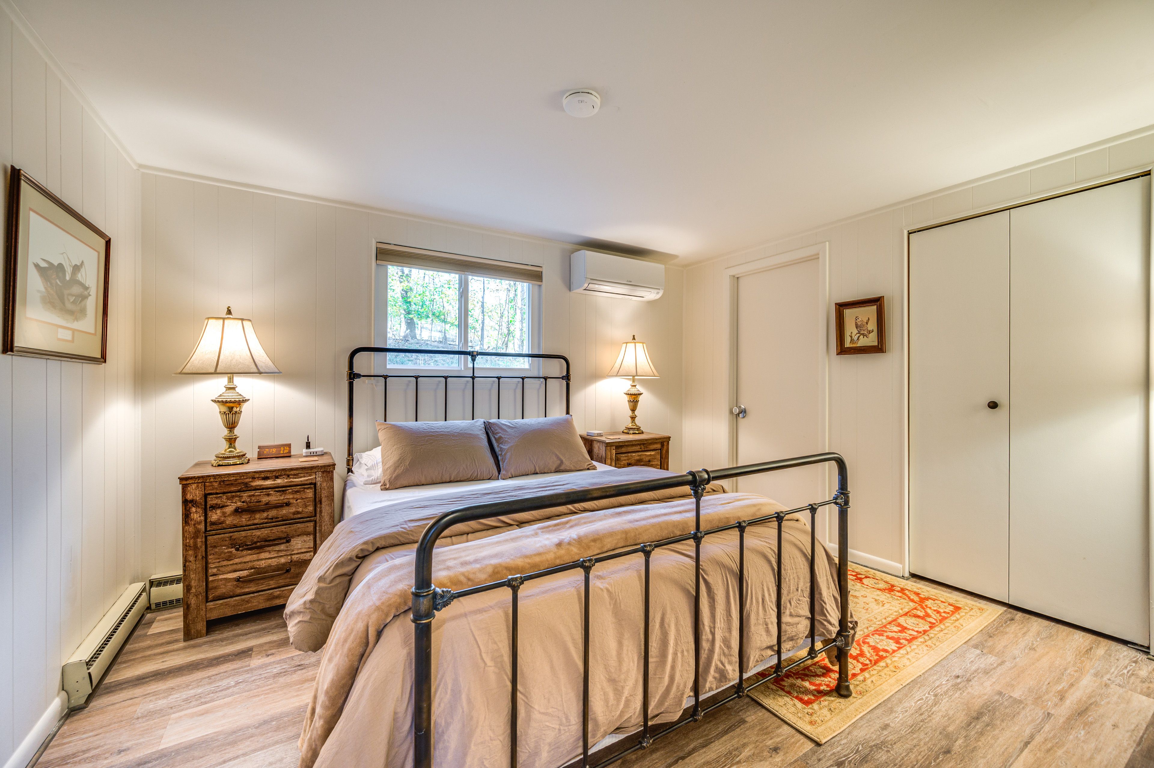 Bedroom 1 | Queen Bed | 1st Floor | Linens Provided