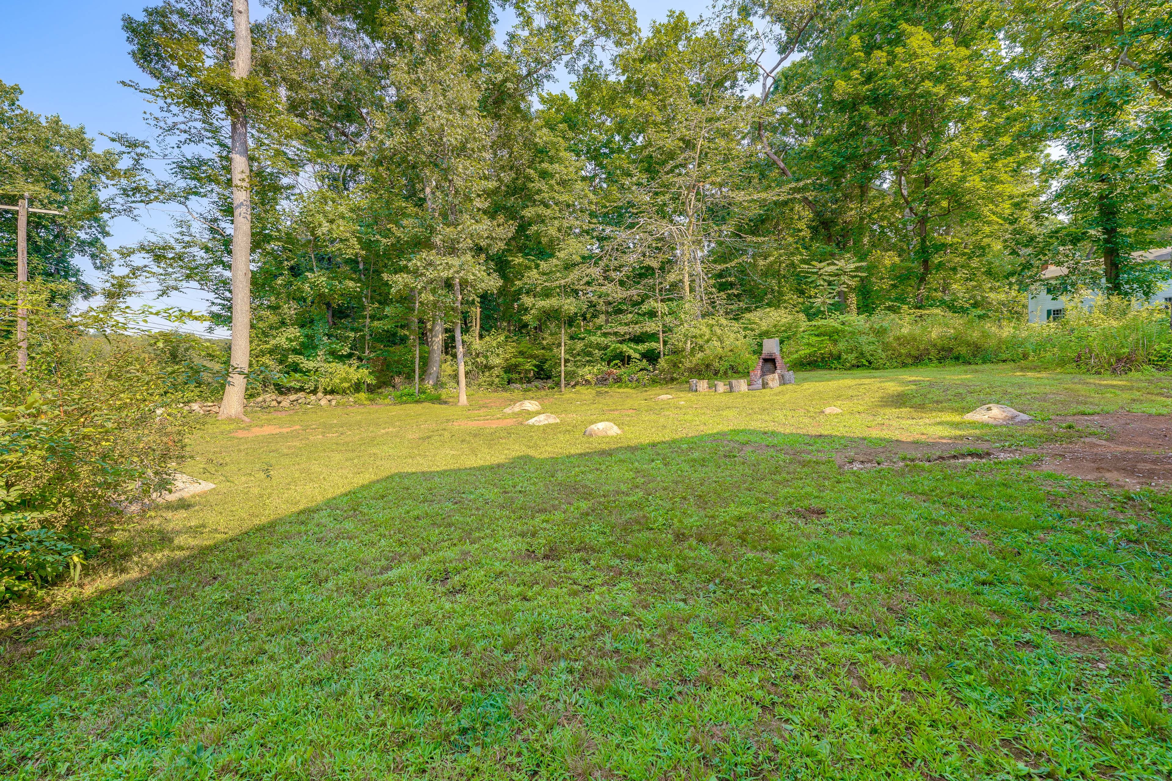 Private Yard | Fire Pit