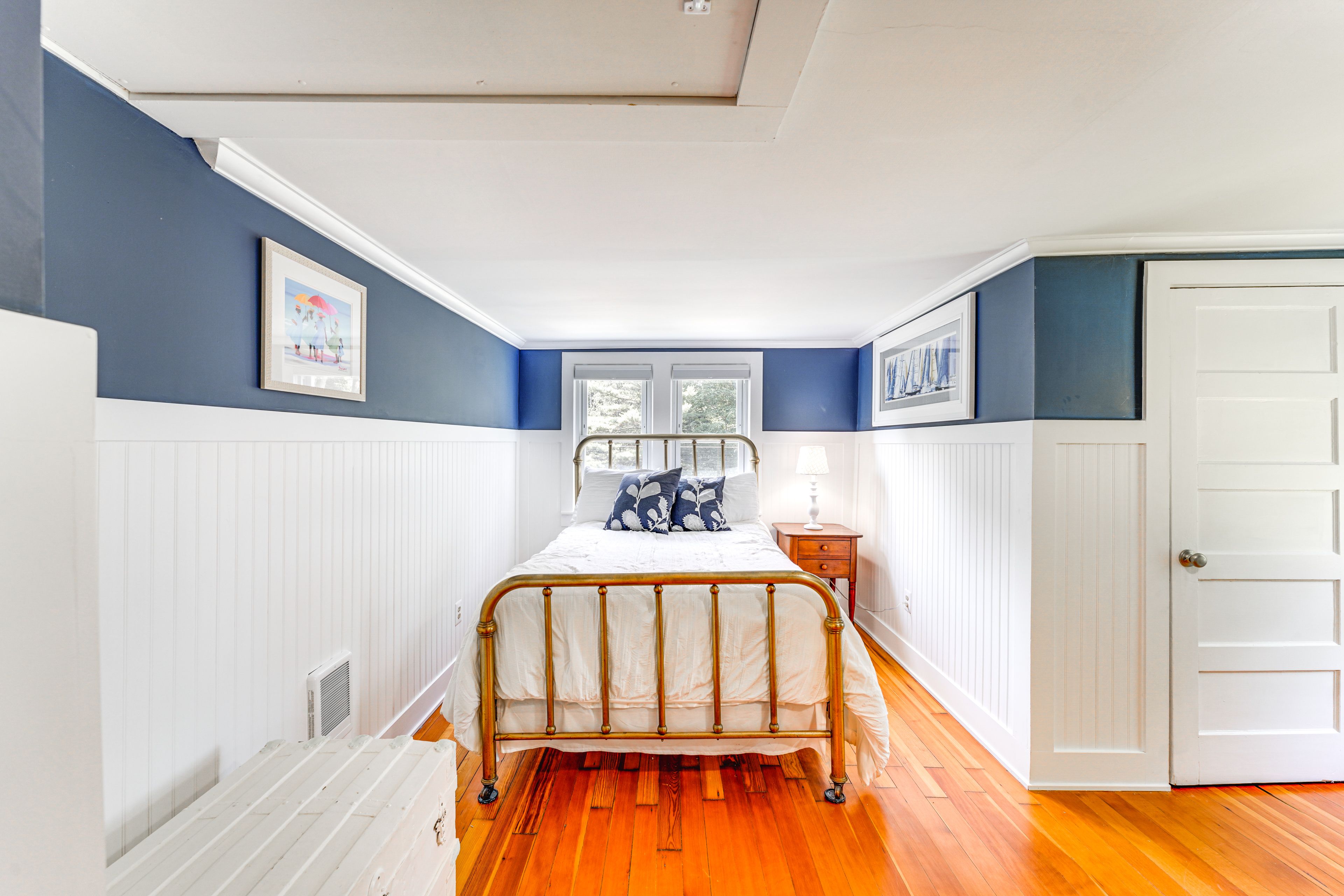 Bedroom 2 | Full Bed | 2nd Floor | Linens Provided | Flat-Screen TV