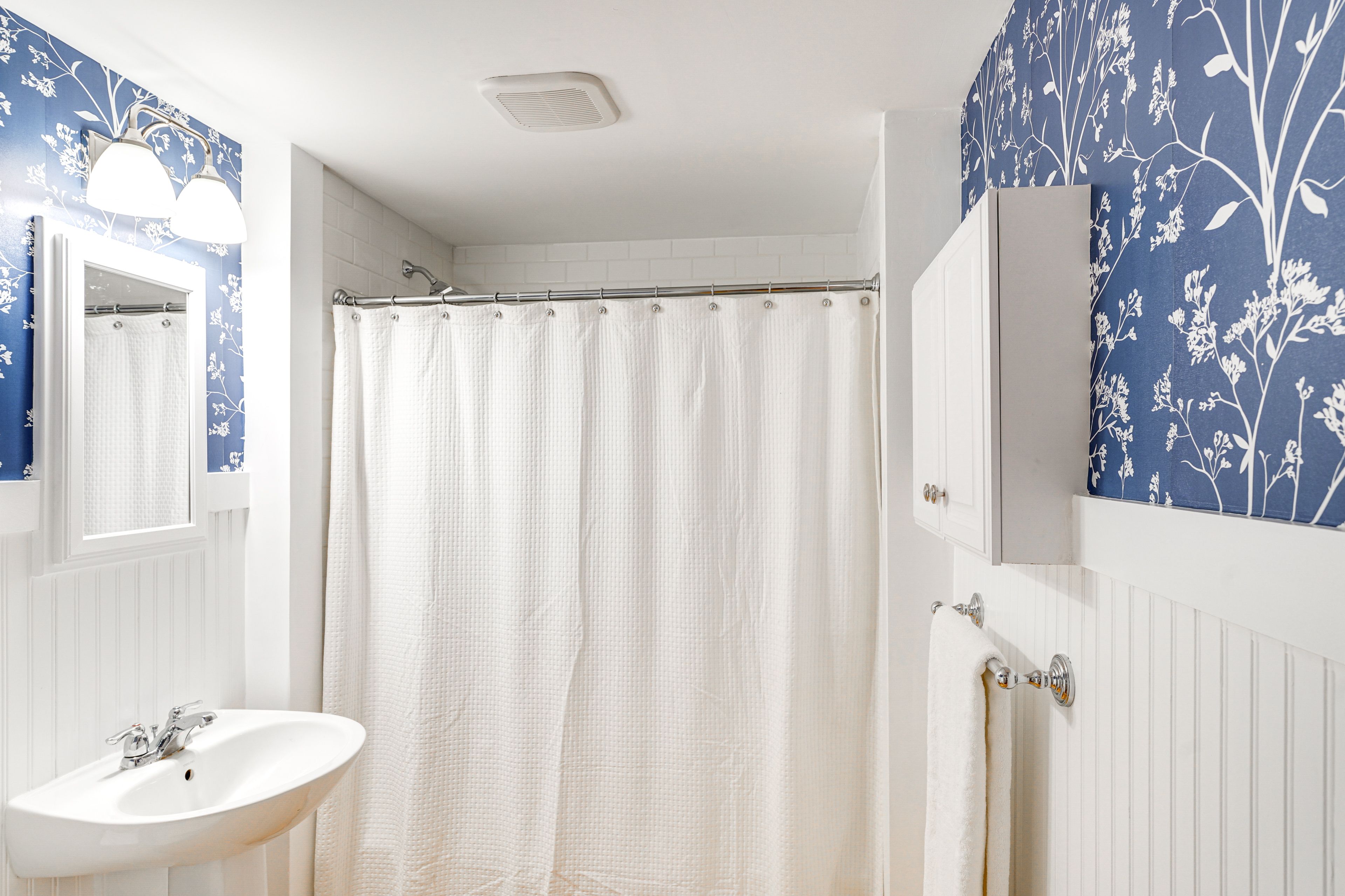 En-Suite Bathroom | 2nd Floor