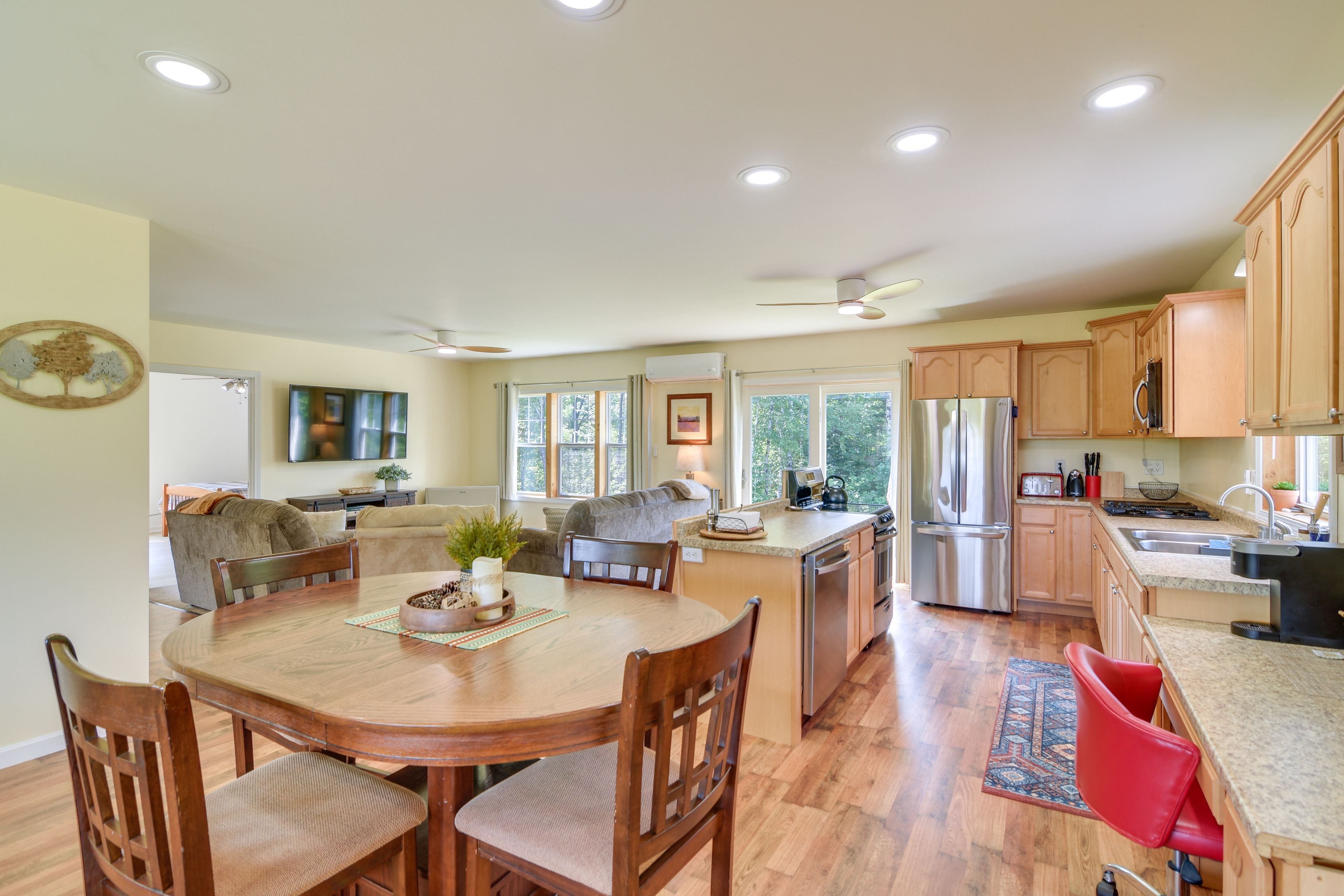 Dining Area | Dishware & Flatware