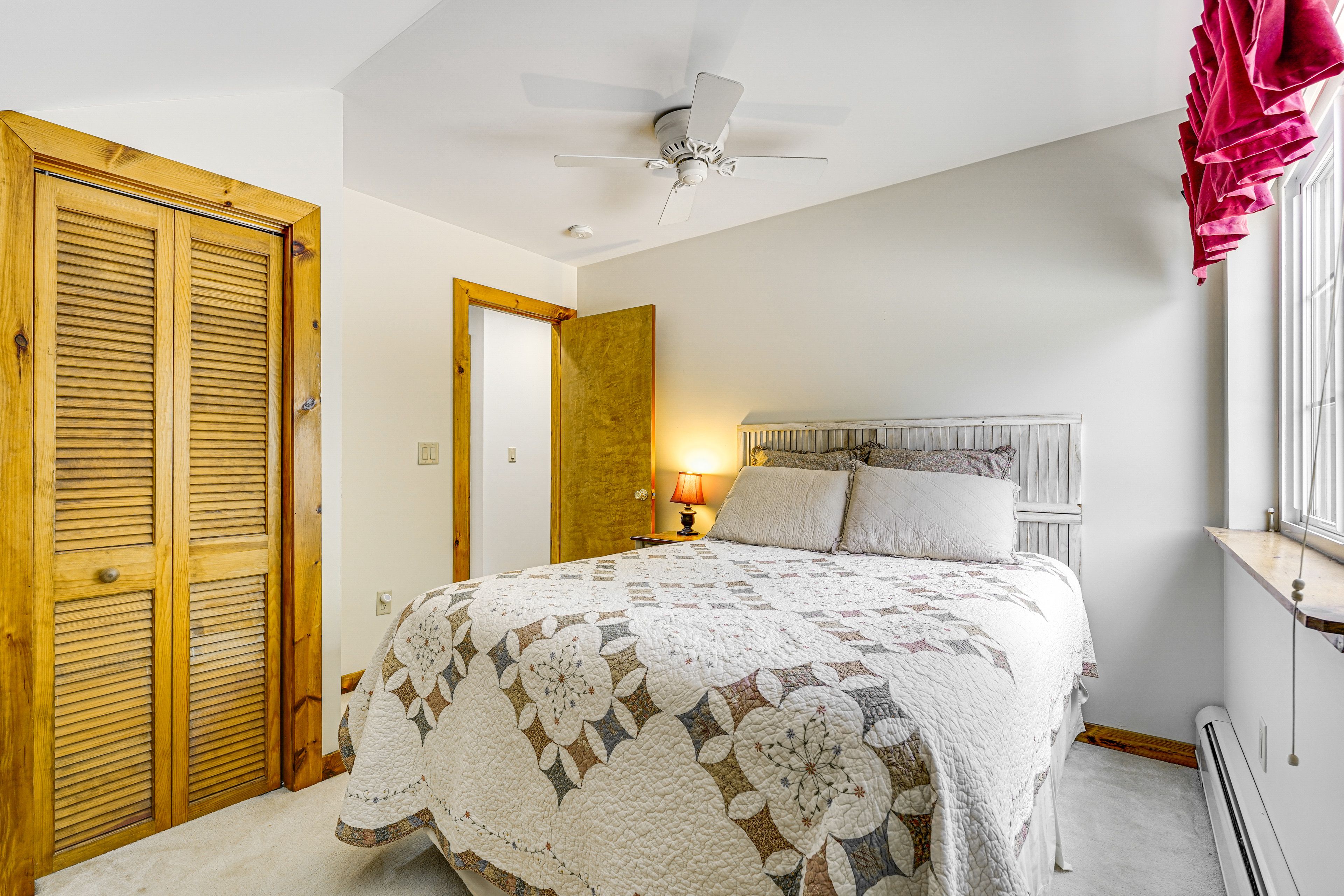 Bedroom 2 | 2nd Floor | Queen Bed