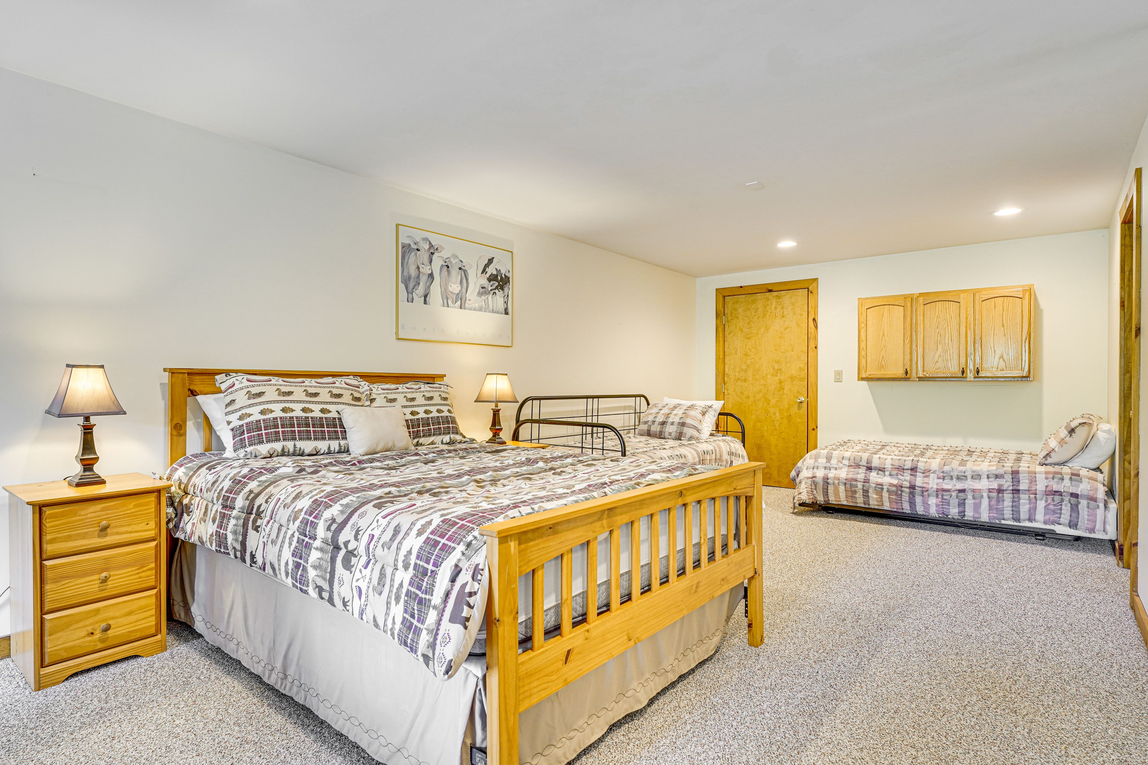 Additional Living Space | Basement | Queen Bed | Twin Bed | Twin Daybed