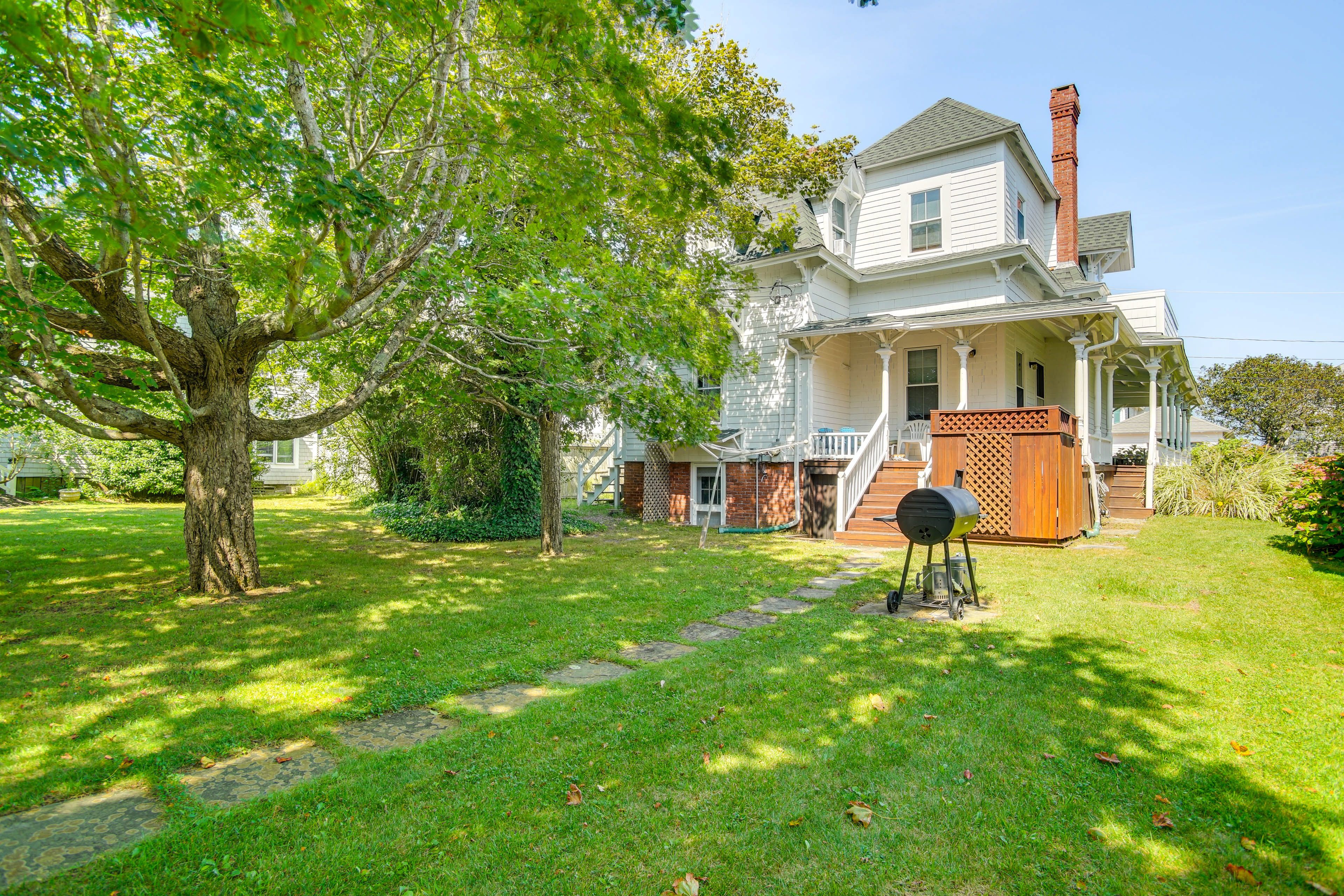 Private Yard | Grill