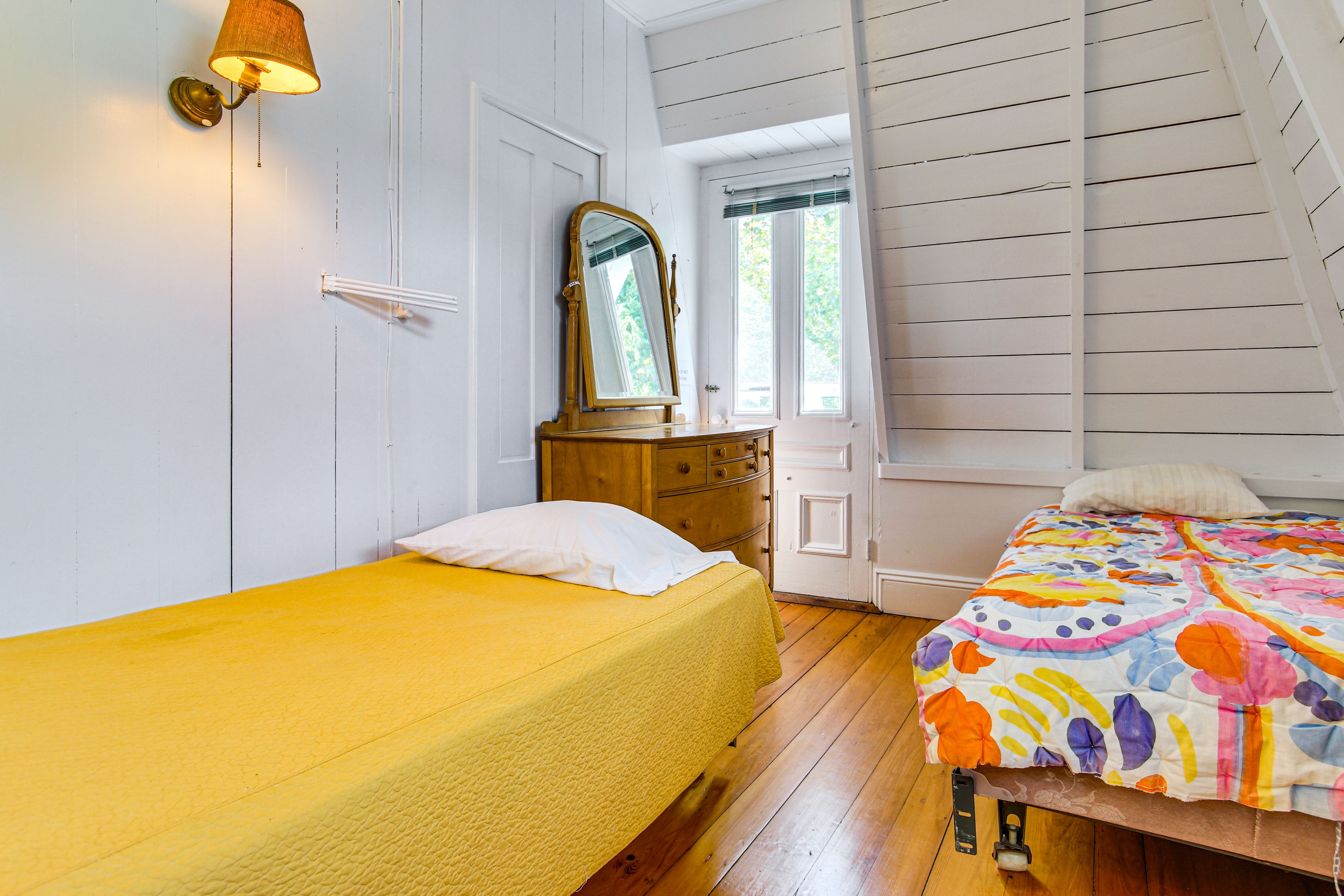 Bedroom 6 | 2 Twin Beds | 2nd Floor