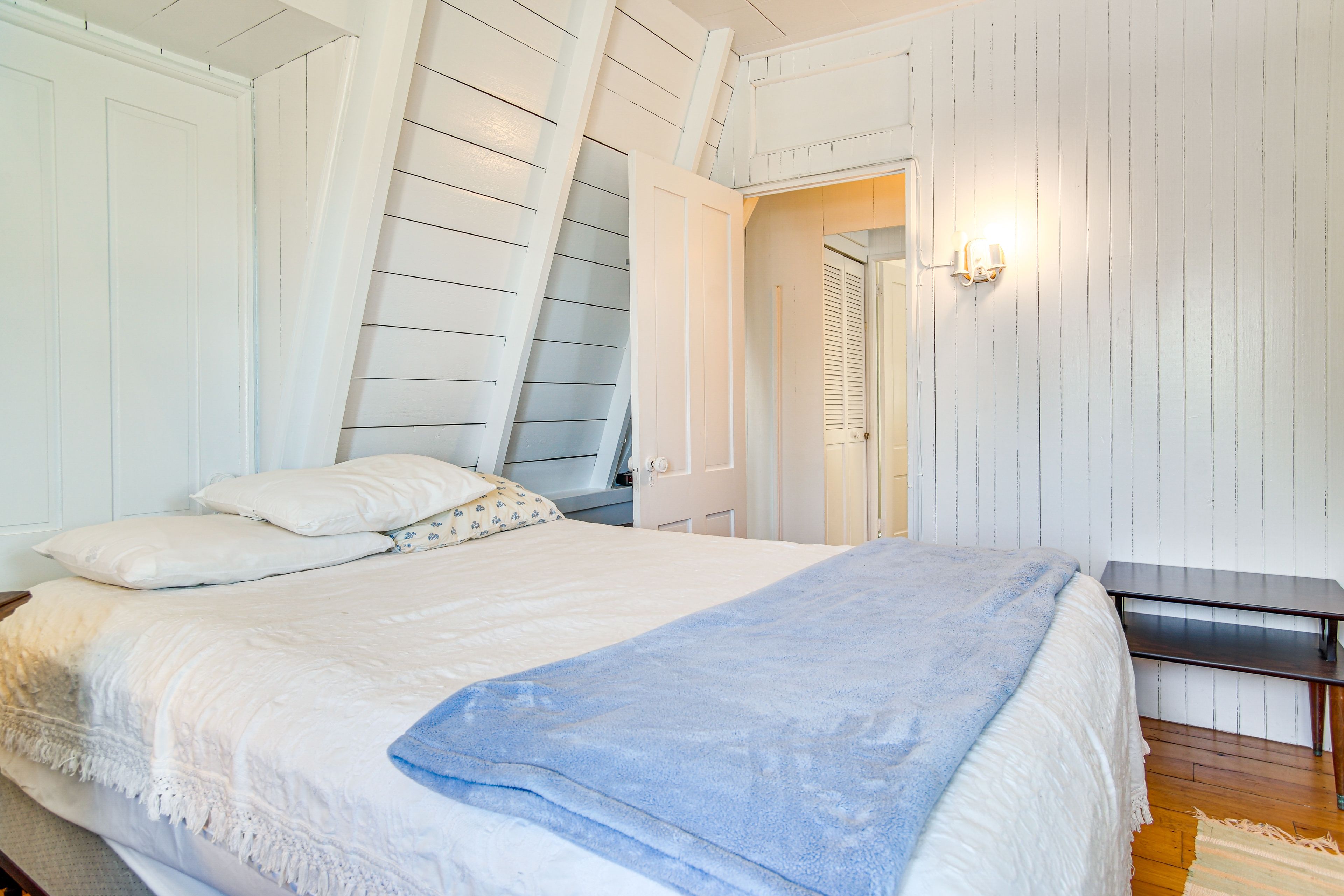Bedroom 3 | Queen Bed | Twin Bunk Bed | 2nd Floor