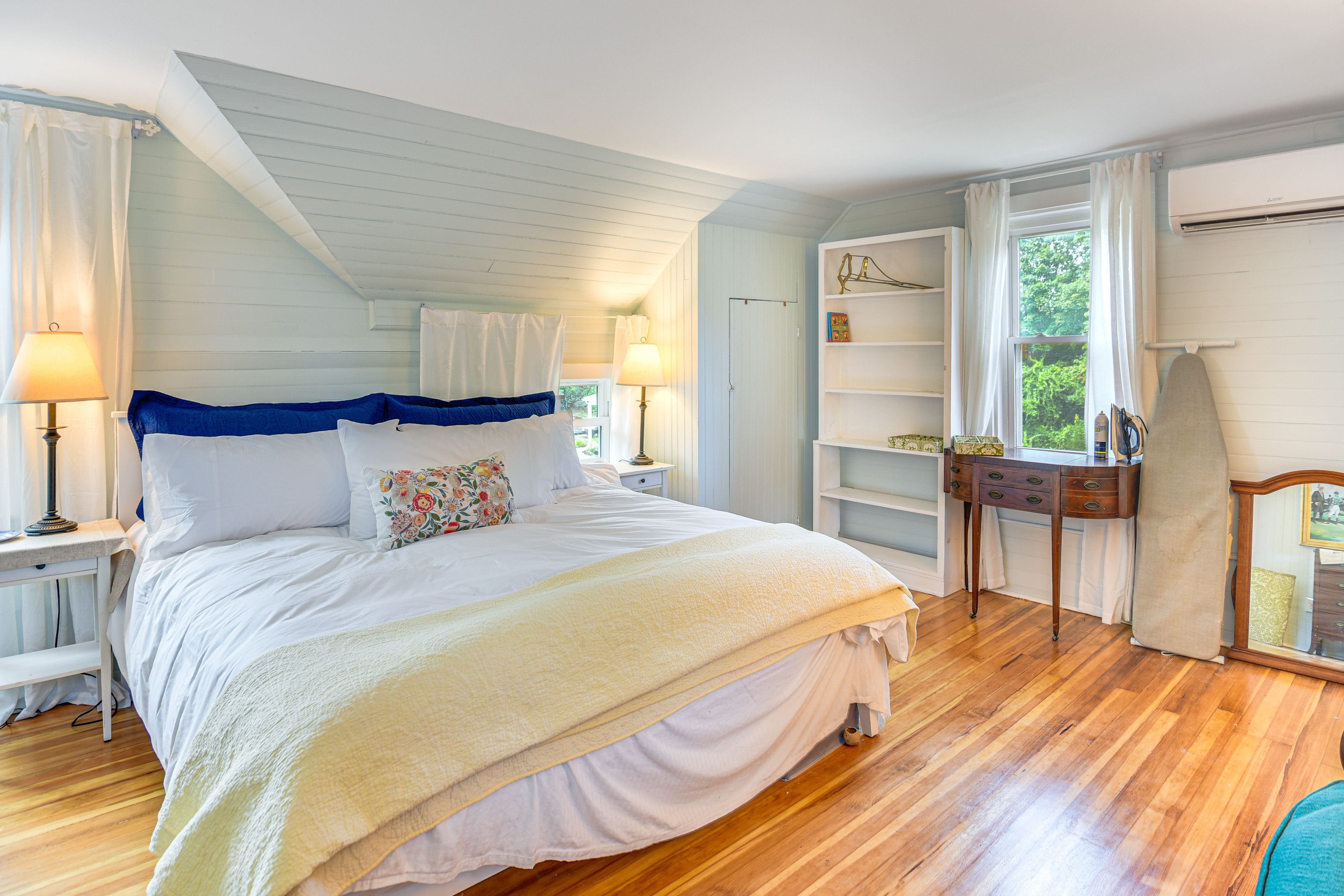 Bedroom 2 | King Bed | Smart TV | 2nd Floor
