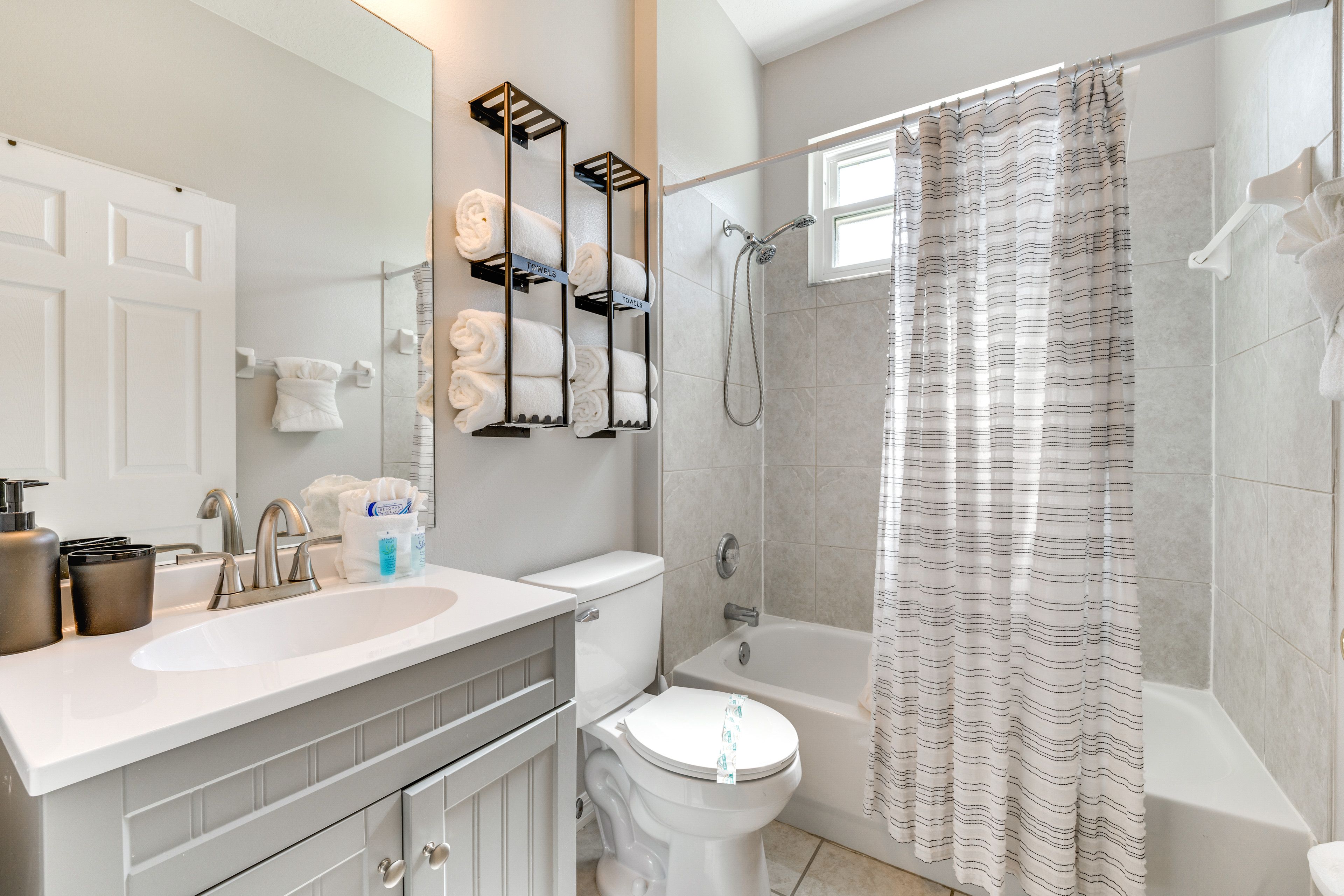En-Suite Bathroom | 1st Floor | Complimentary Toiletries
