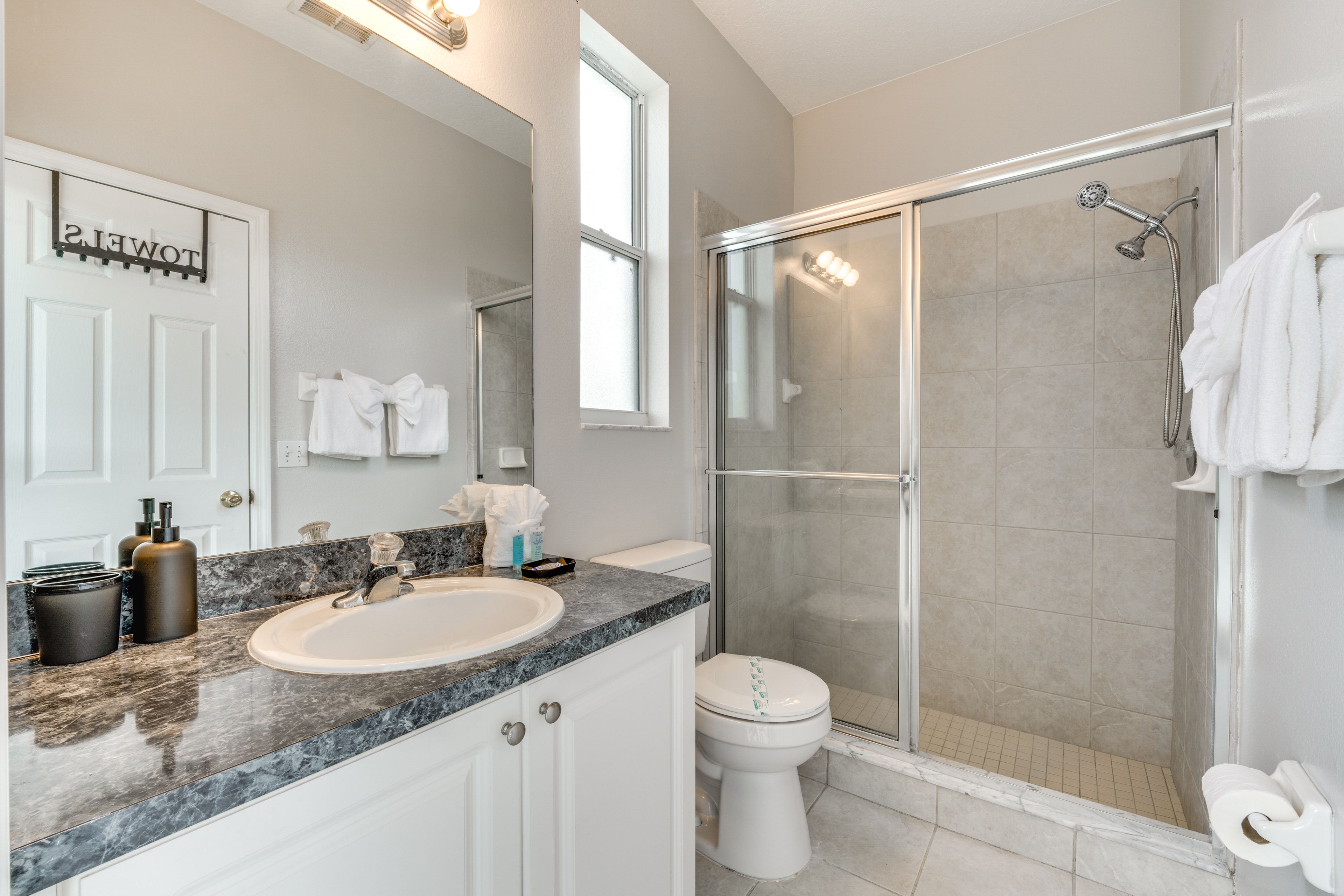 En-Suite Bathroom | 1st Floor | Towels Provided