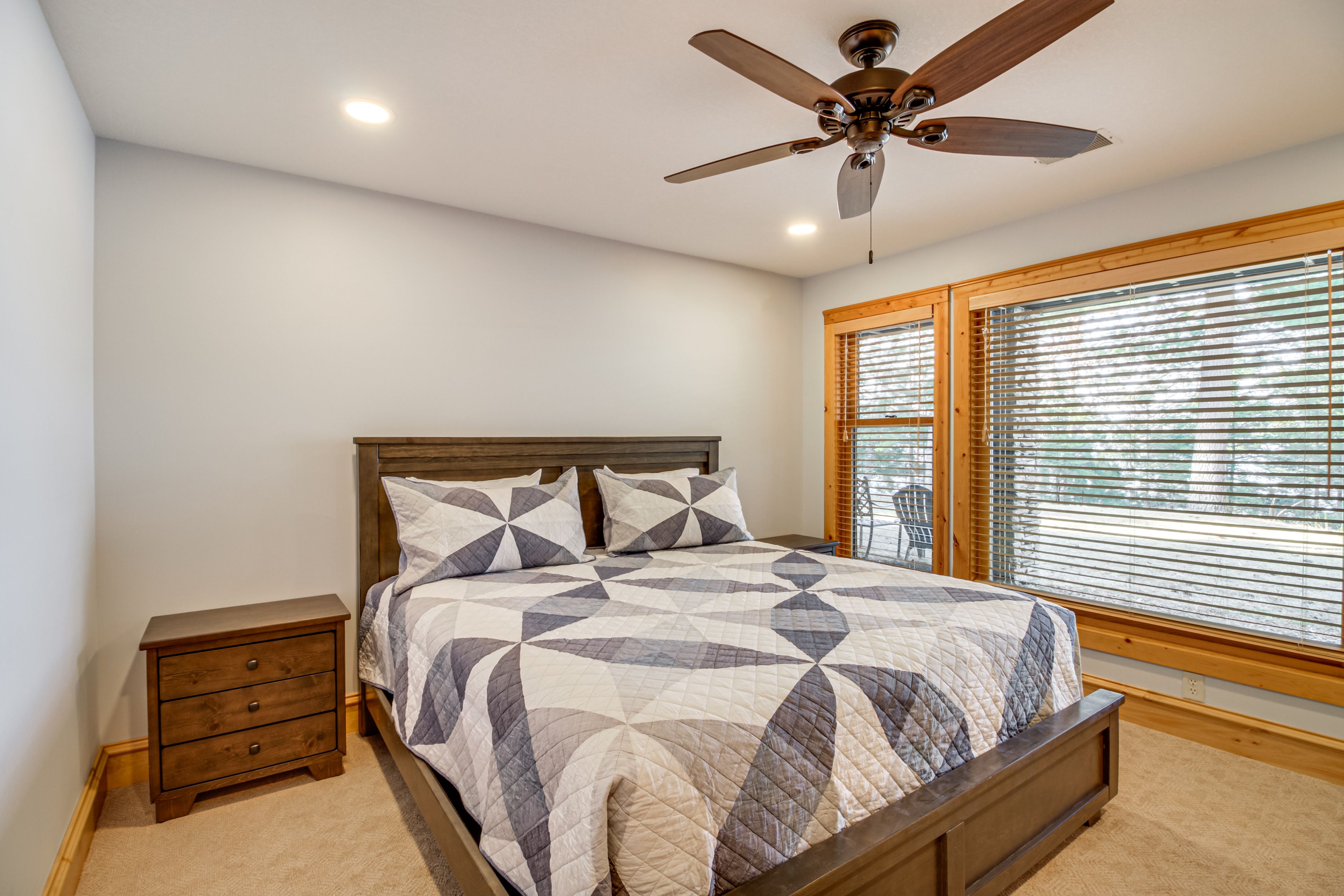 Bedroom 7 | King Bed