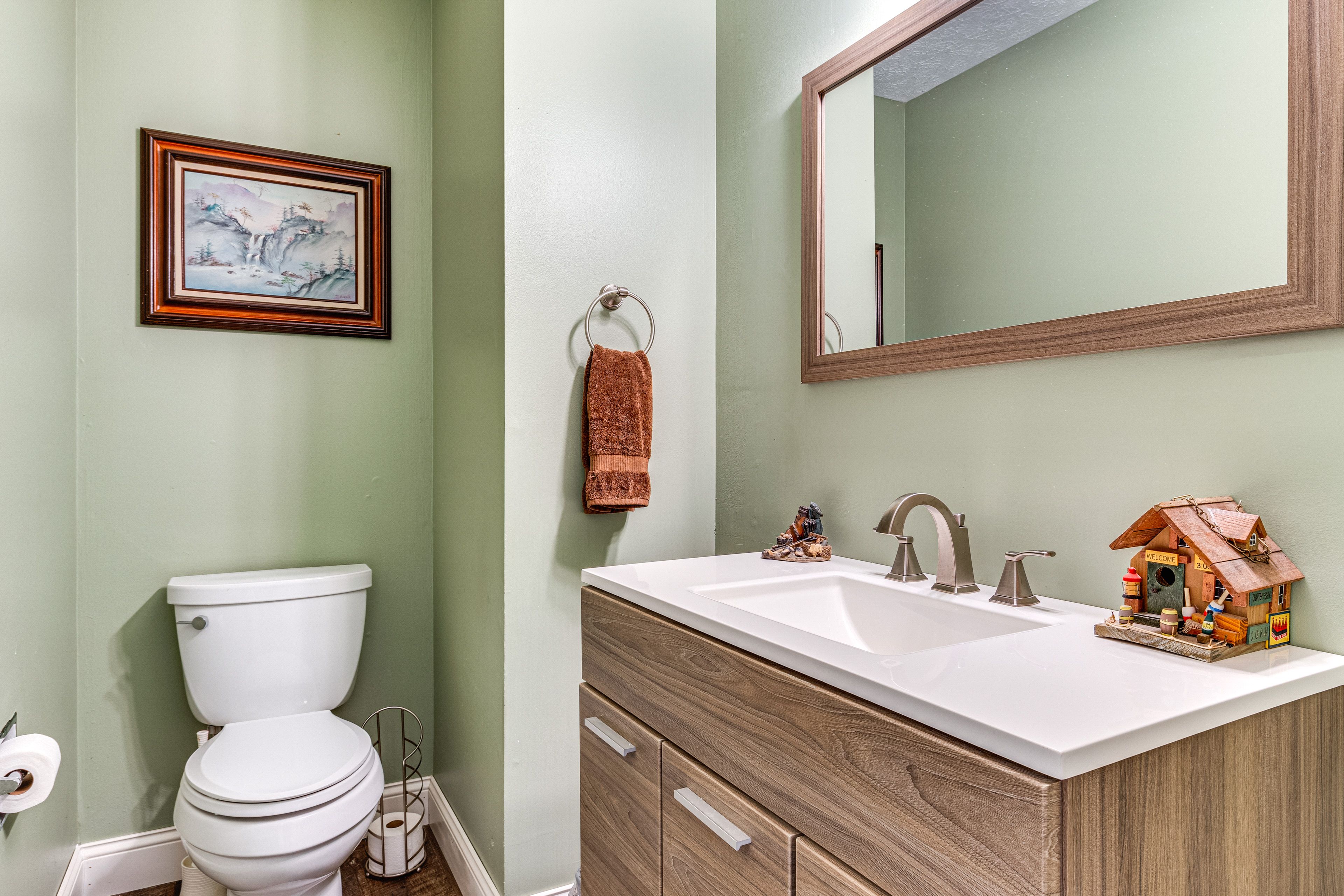 Half Bathroom | Entryway Landing | Towels Provided | Hair Dryer