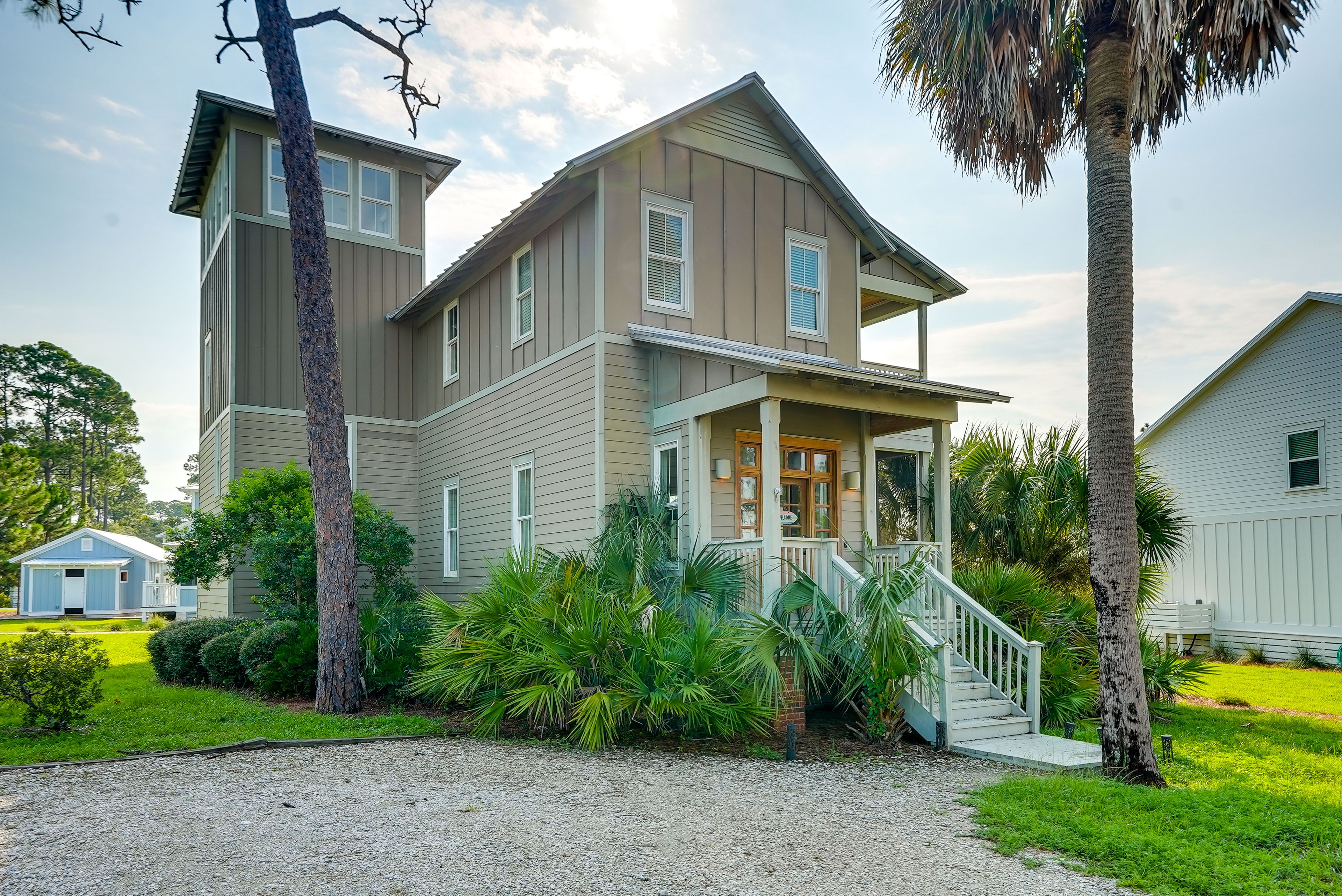 Property Exterior | Balconies | Screened-In Lanai