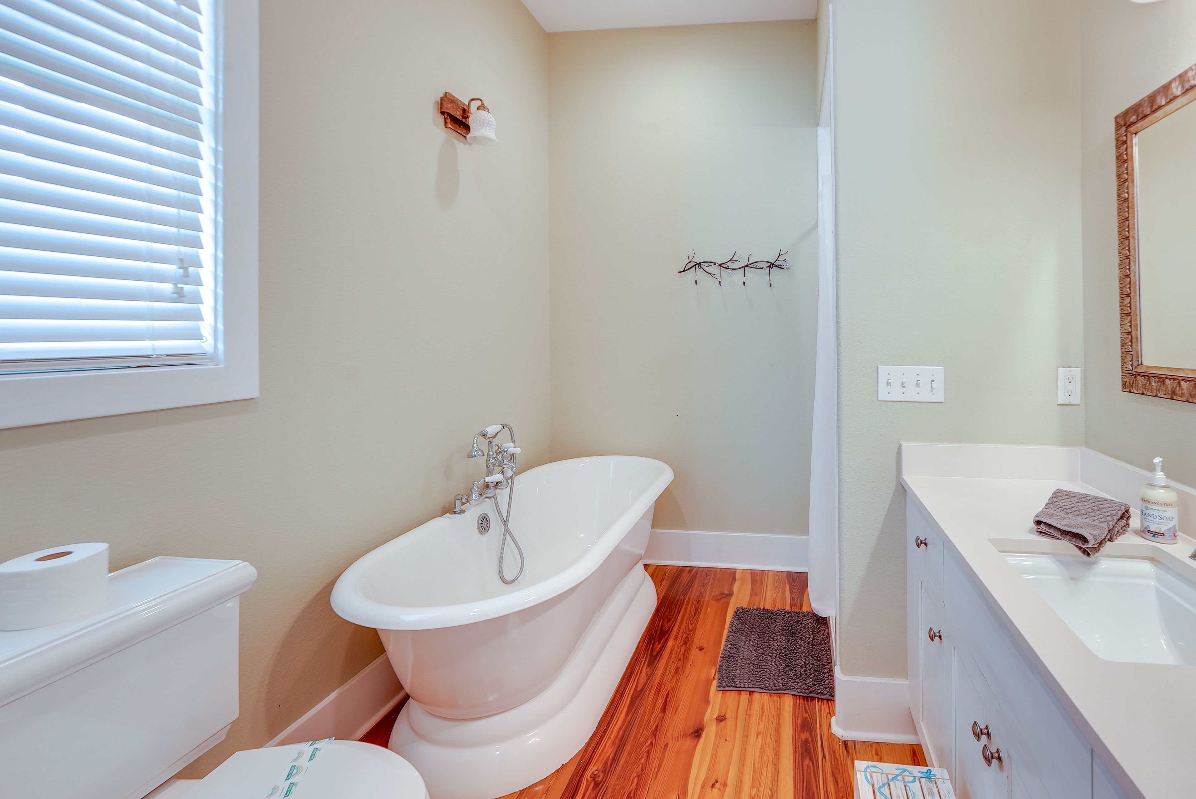 En-Suit Bathroom | 1st Floor