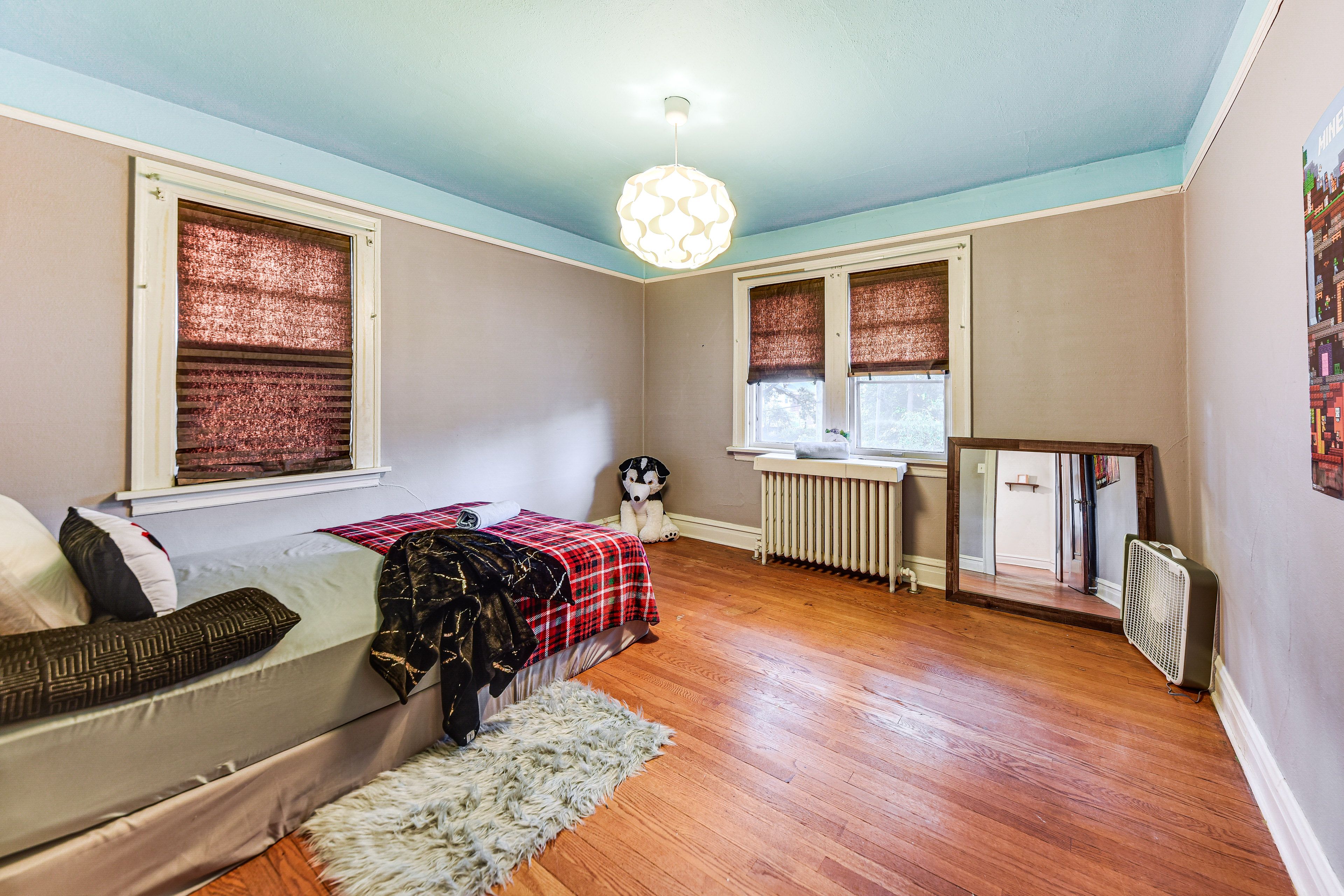 Bedroom 2 | Queen Bed | 2nd Floor | Hangers