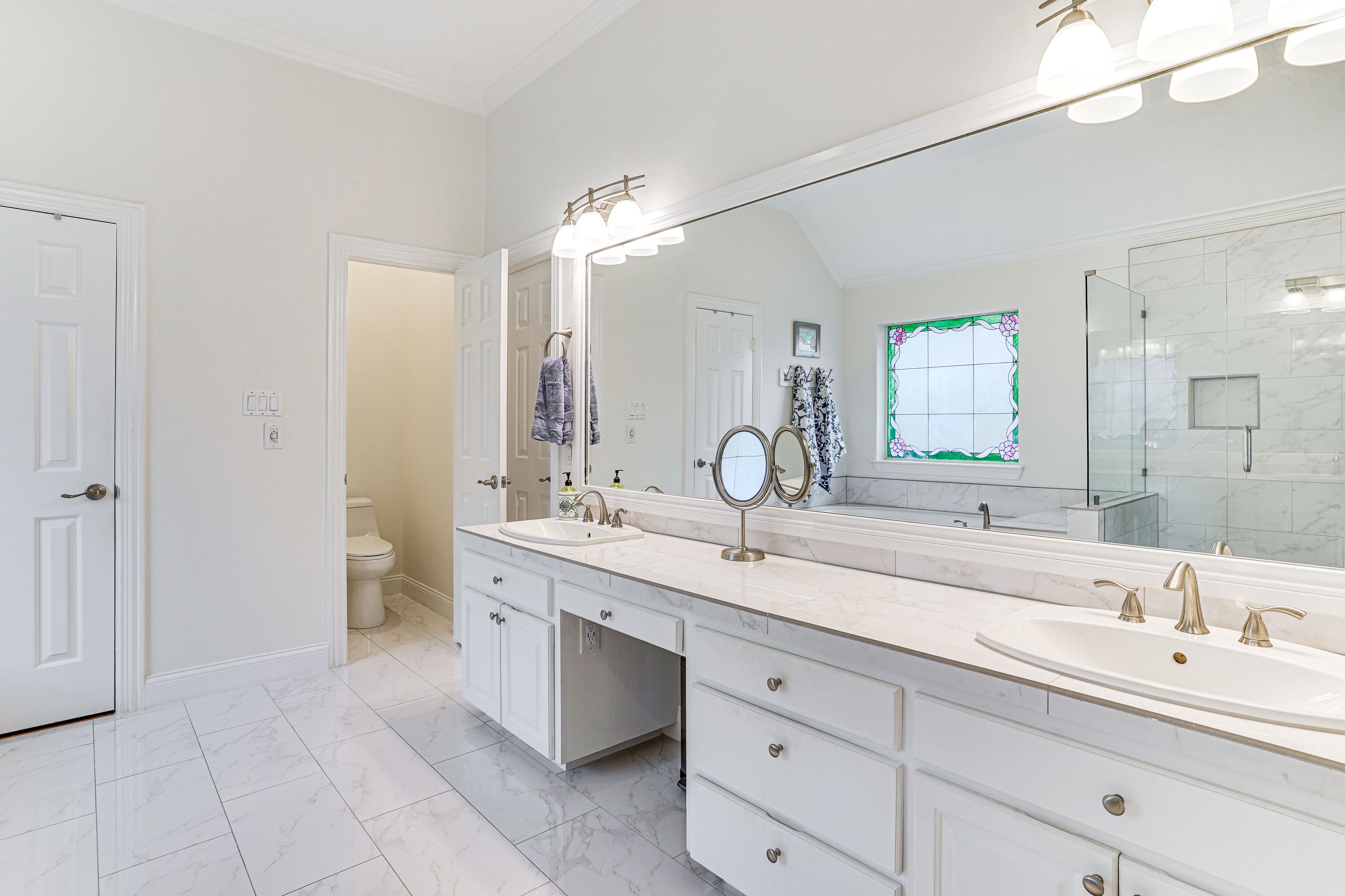 Full Bathroom | Towels Provided | Jetted Tub