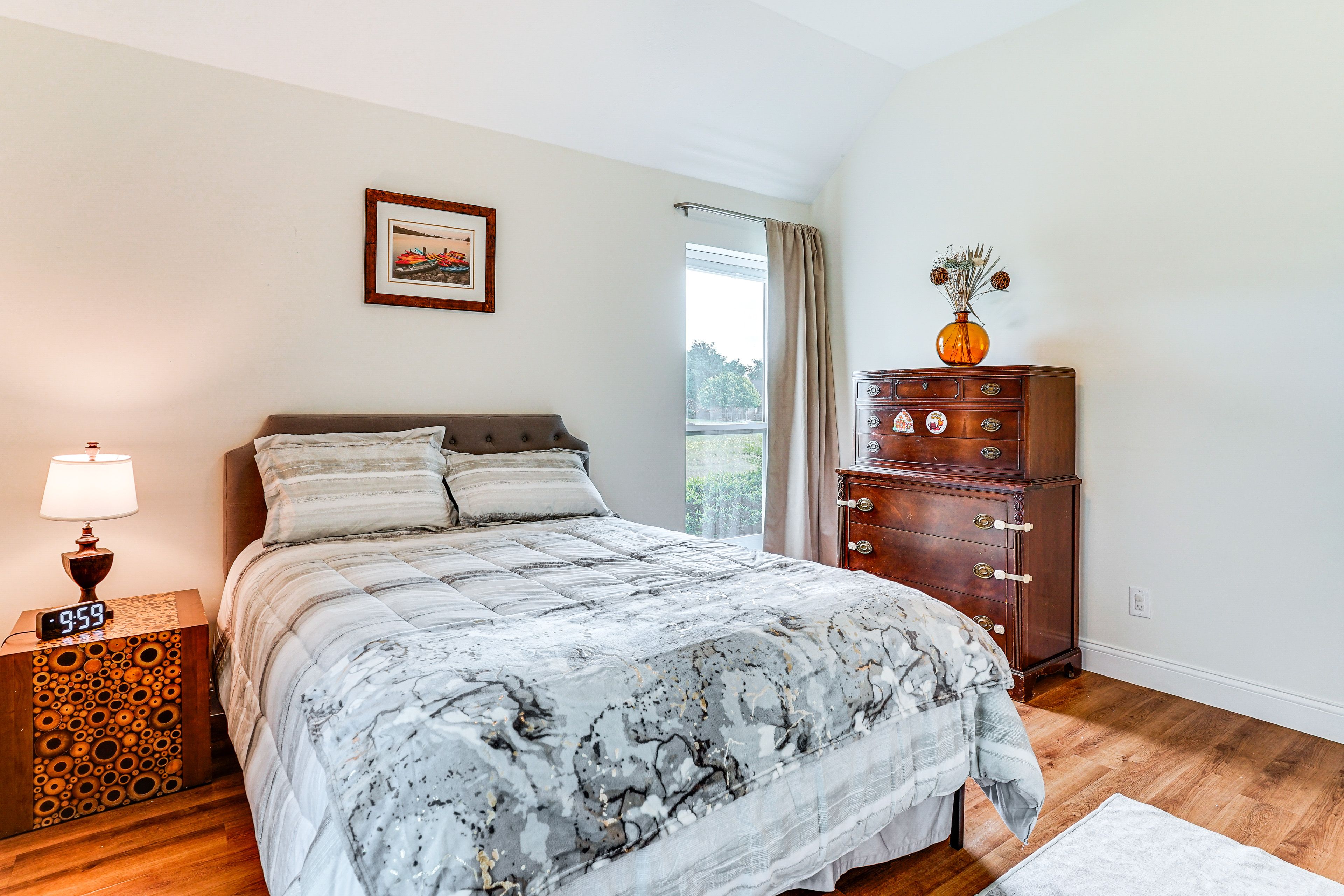 Bedroom 2 | Queen Bed