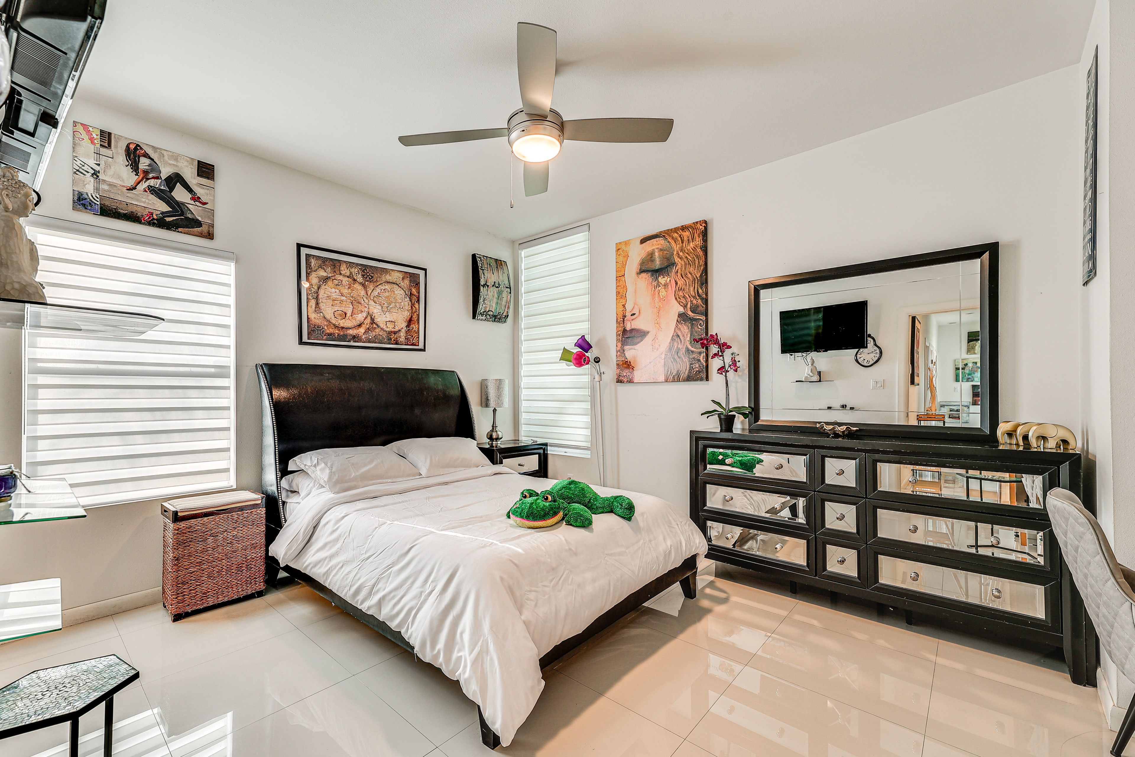 Bedroom 1 | Queen Bed | Linens Provided