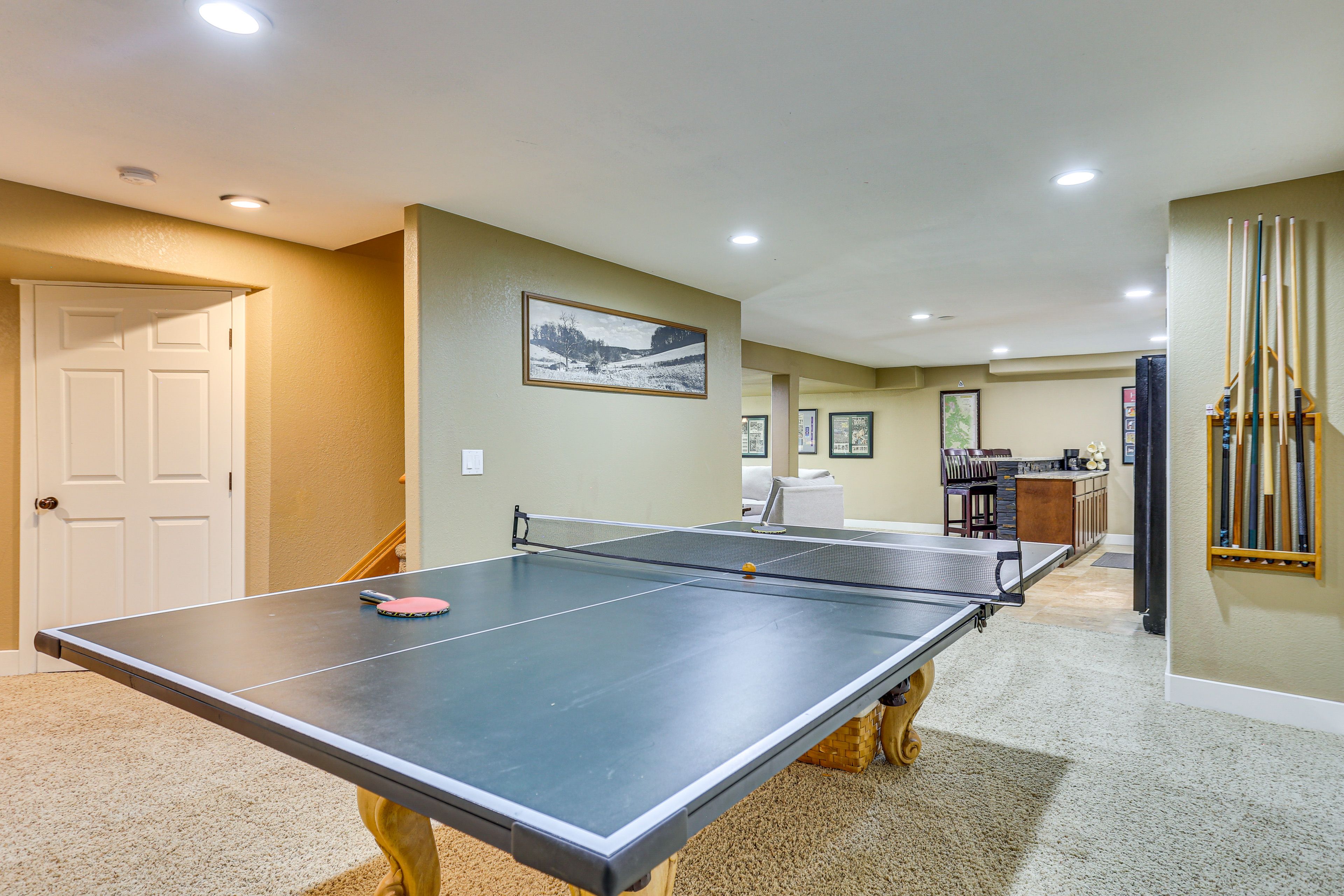 Gaming Area | Convertible Pool/Ping-Pong Table
