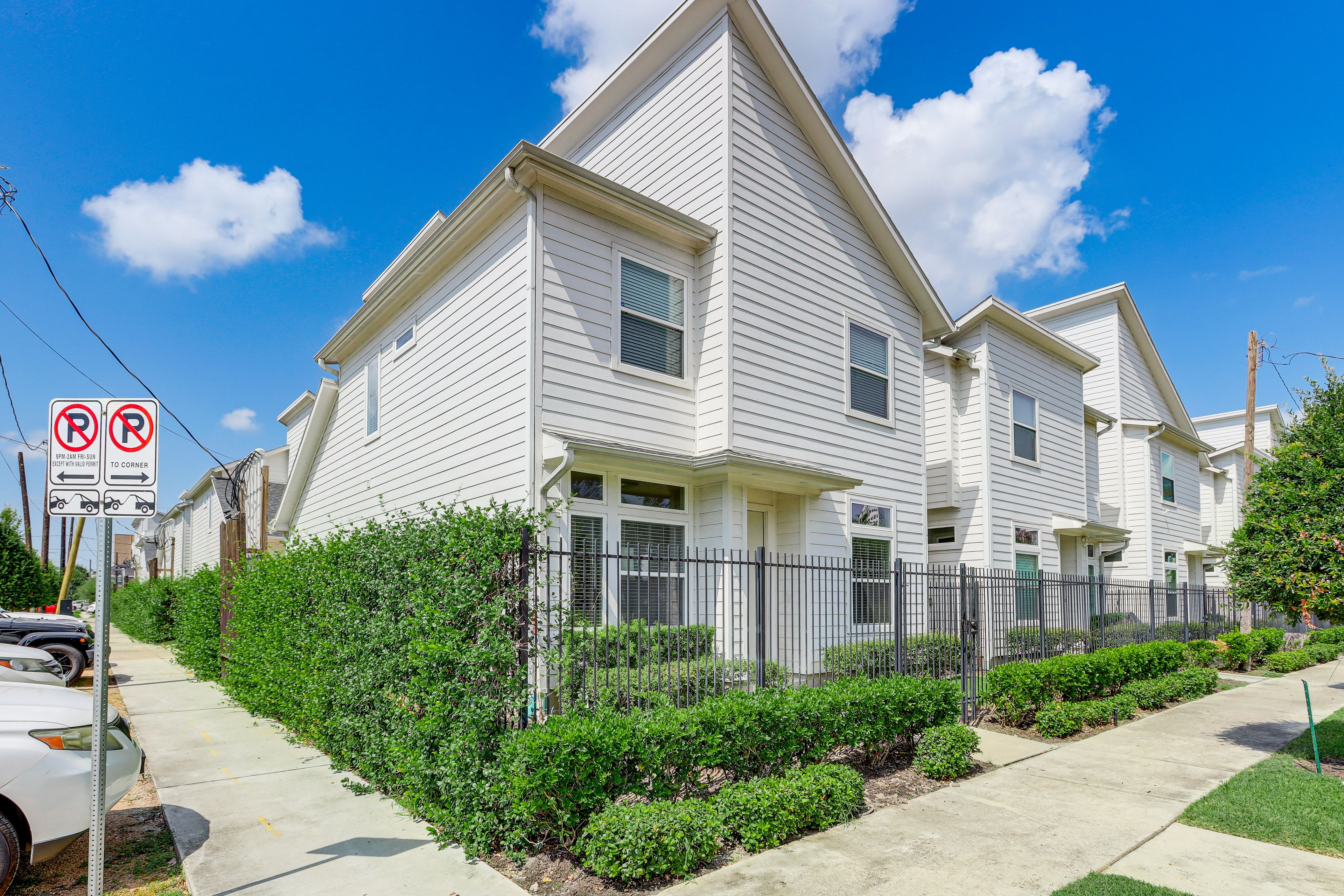 Home Exterior | Gated Yard
