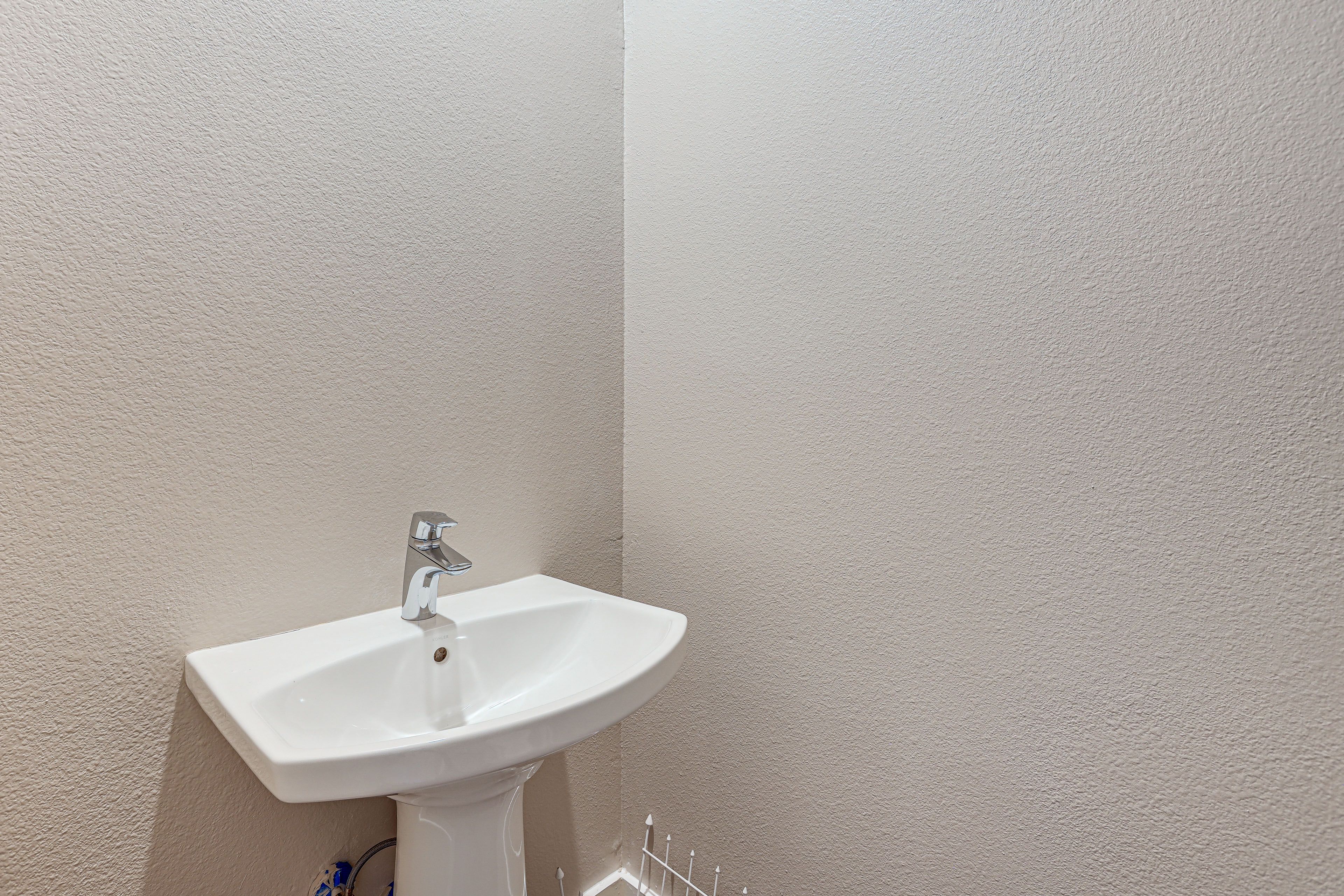 Half Bathroom | 1st Floor | Complimentary Toiletries