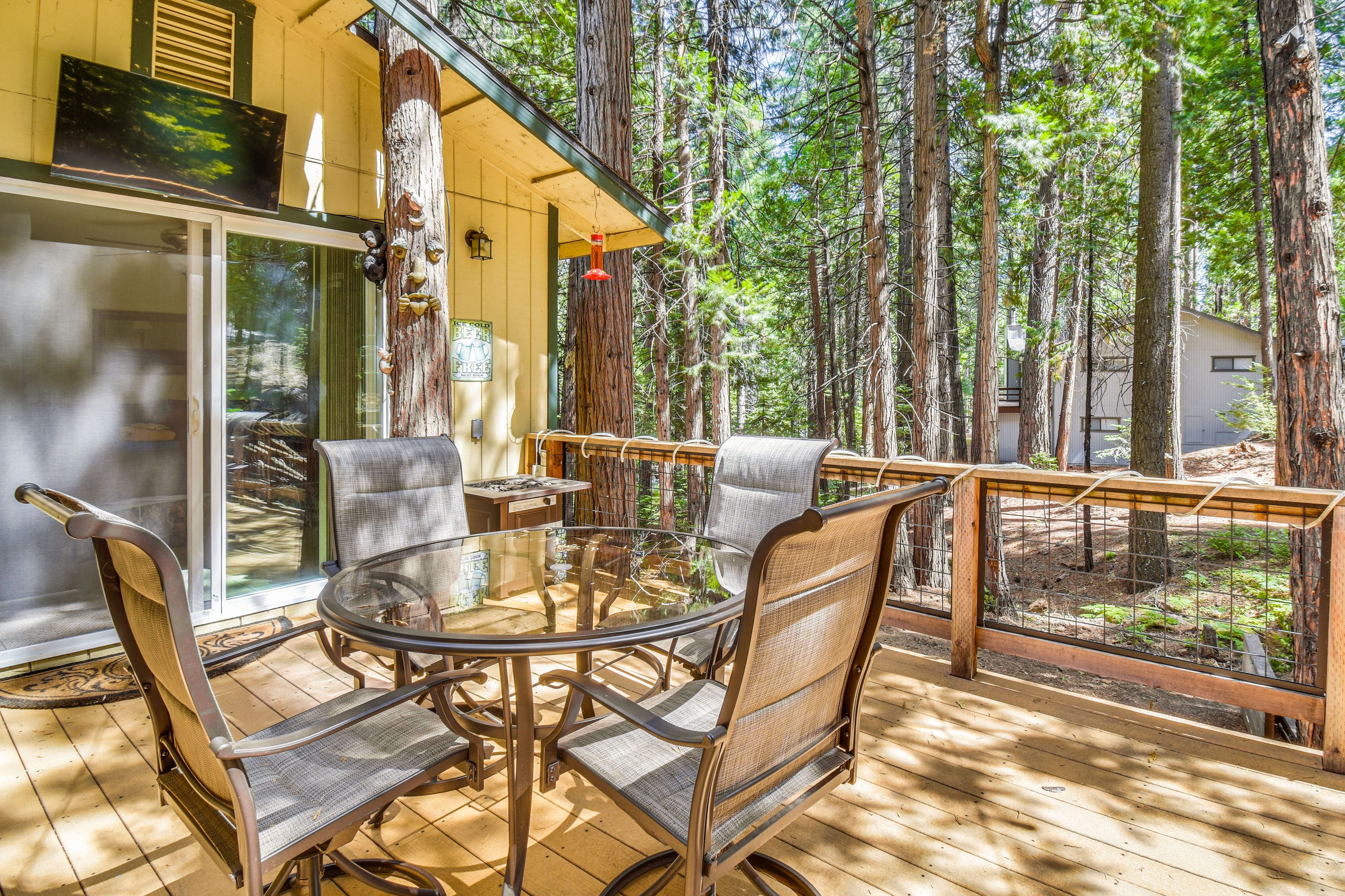 Furnished Deck | Outdoor Dining