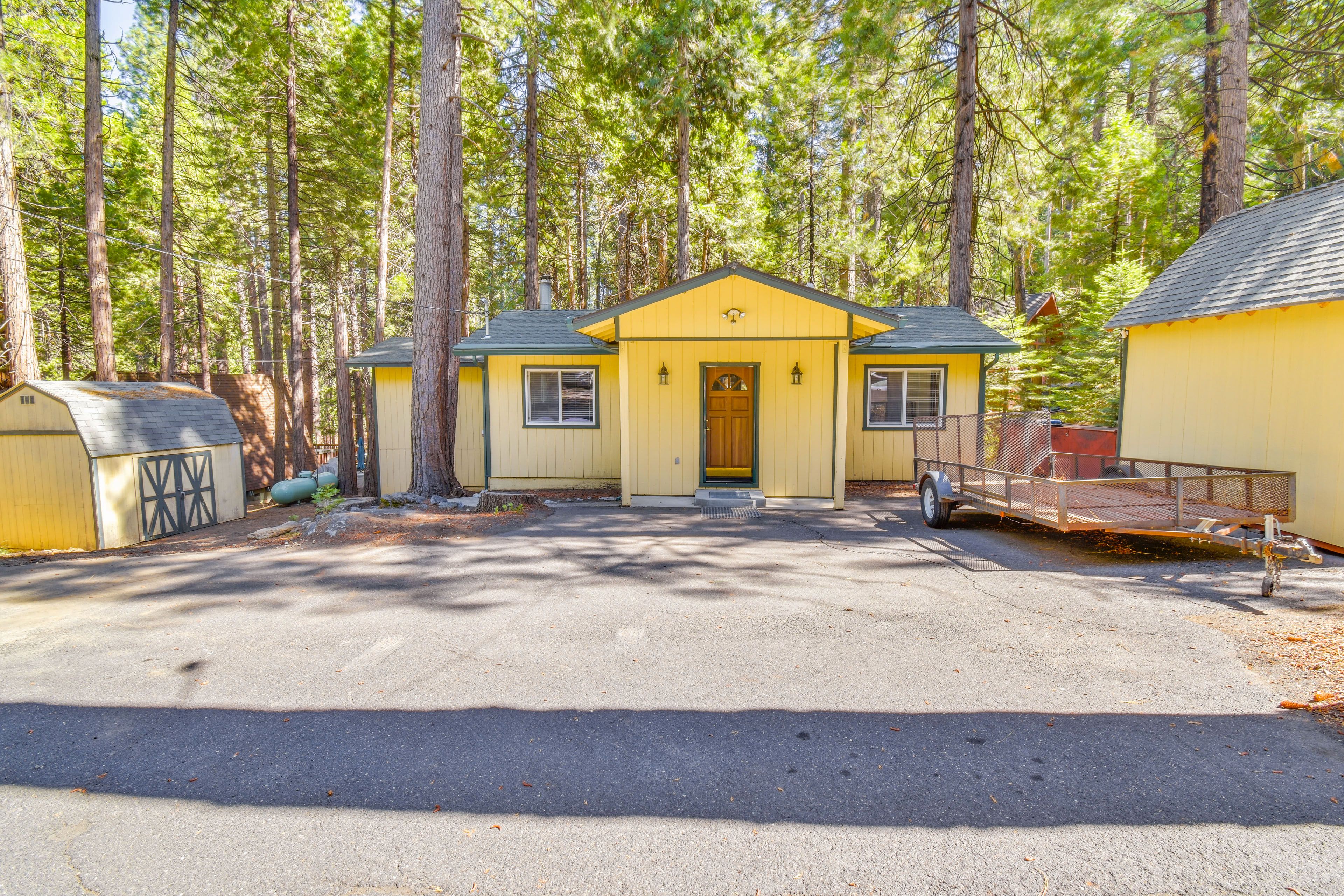 Driveway Parking | Front Exterior