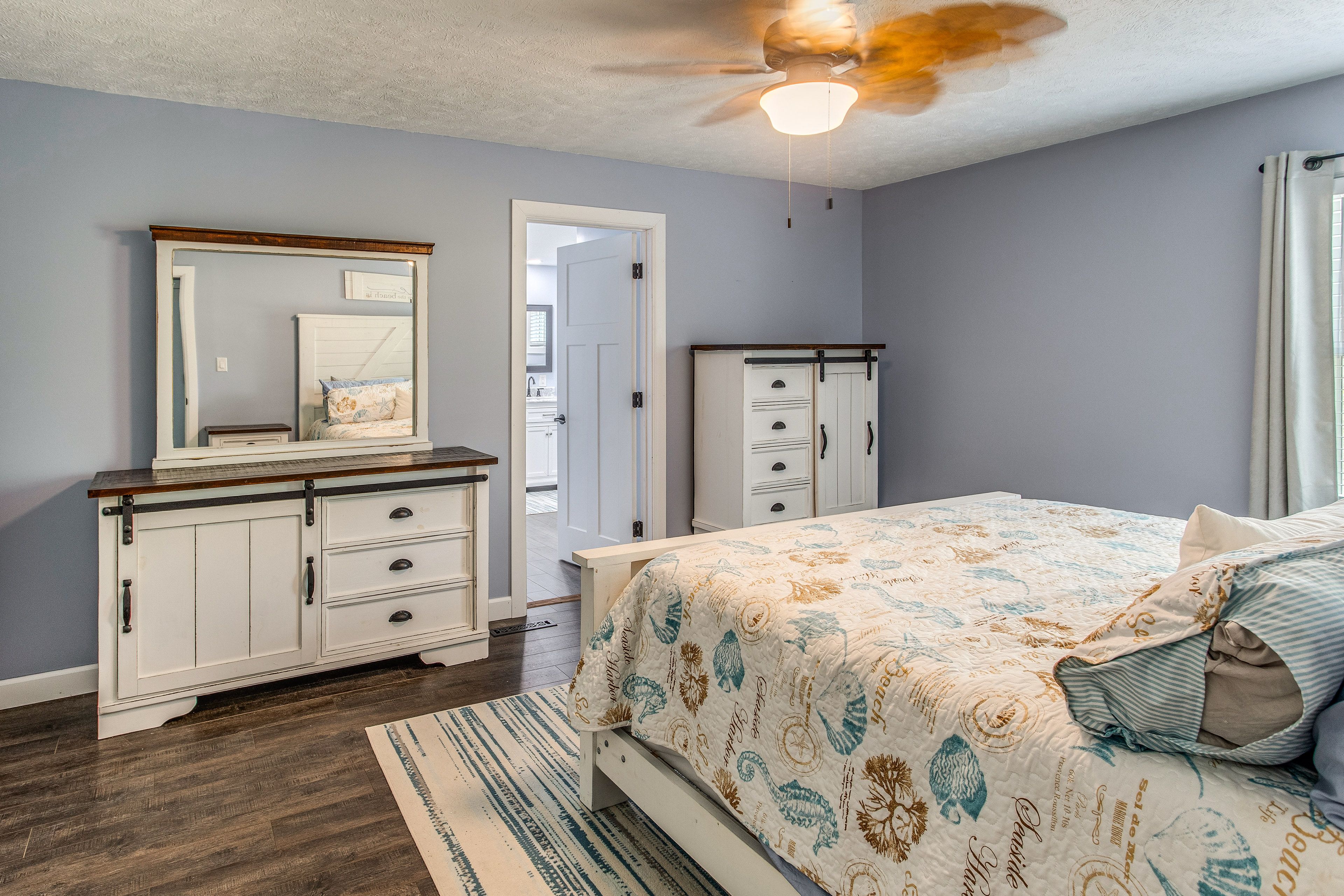 Bedroom 1 | King Bed