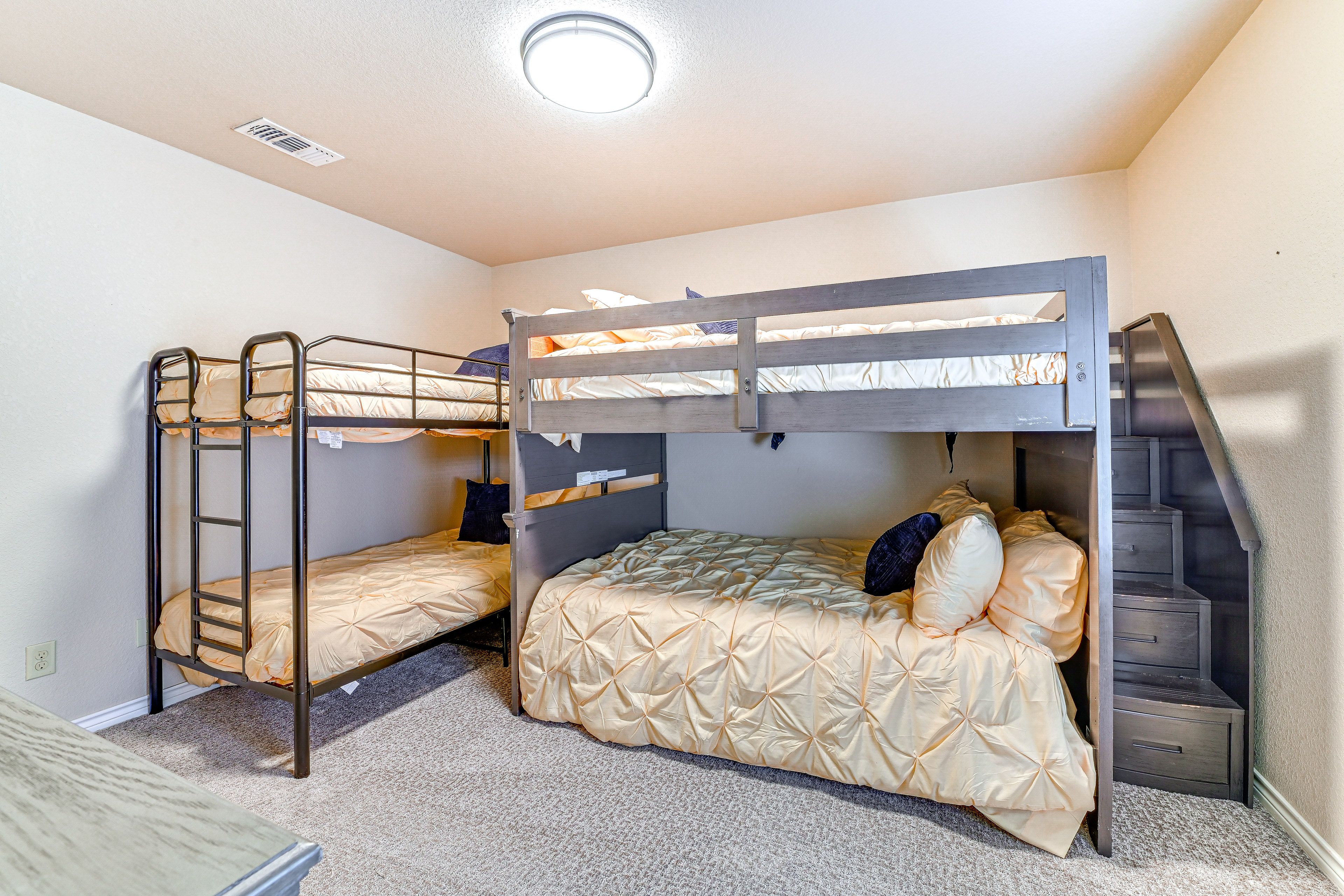 Bedroom 2 | Full Bunk Bed | Twin Bunk Bed | 2nd Floor