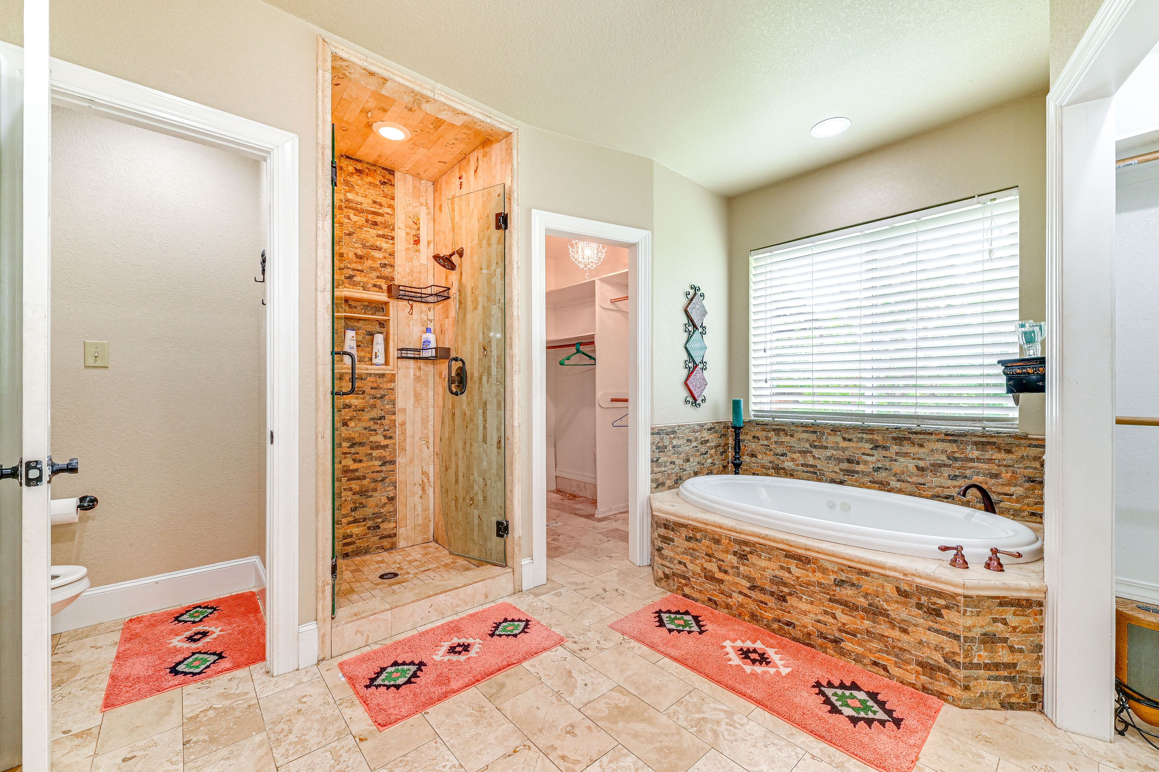 Bathroom | Complimentary Toiletries | Towels Provided | 1st Floor