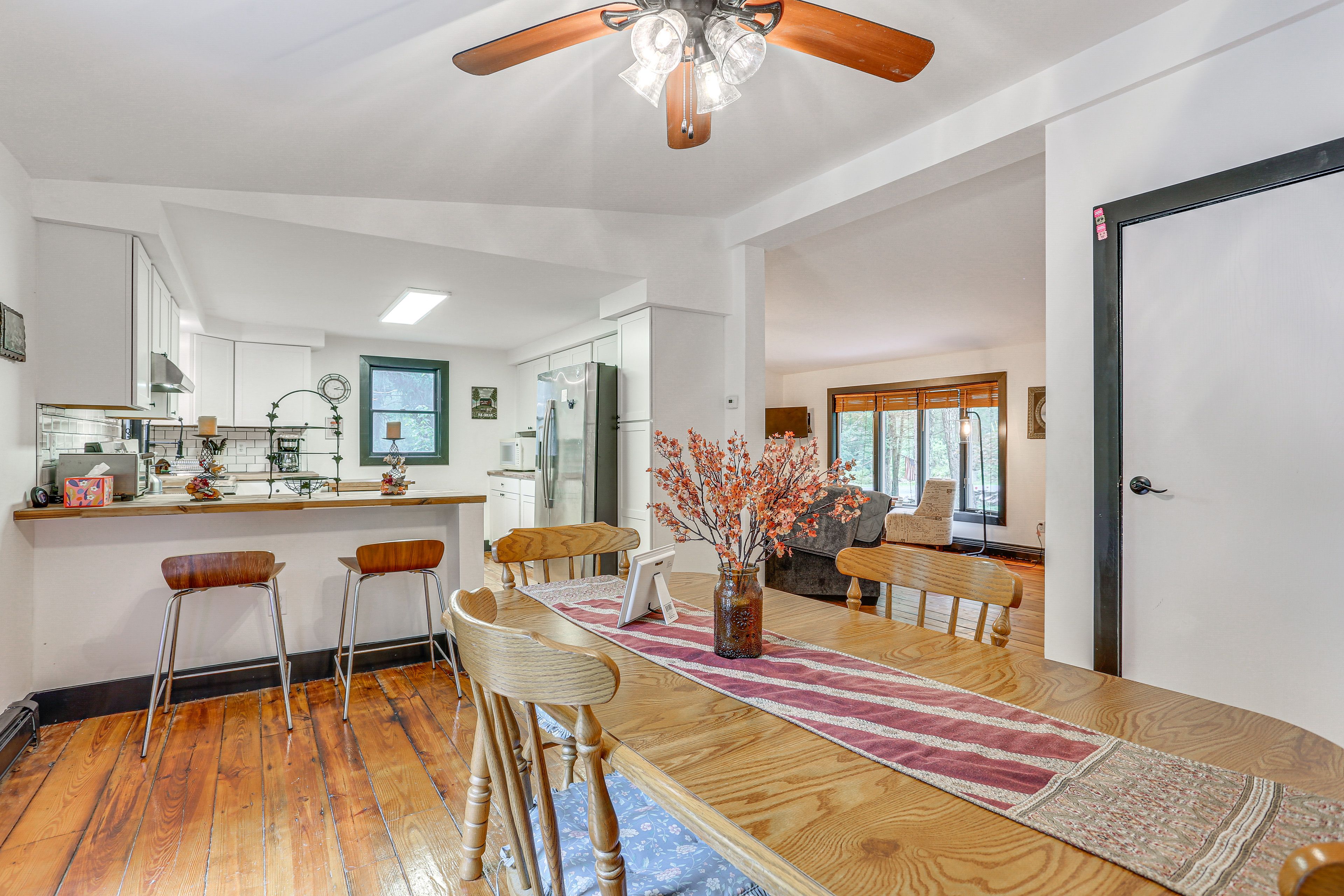 Dining Area & Kitchen | 1st Floor | Free WiFi | Central Heating
