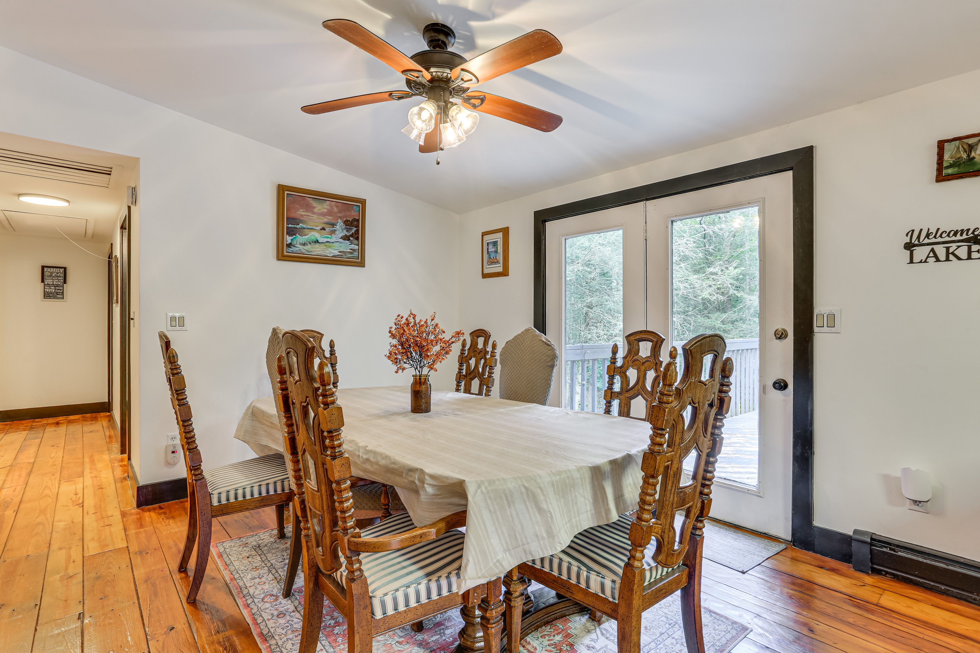 Dining Area | 1st Floor | Dishes & Flatware Provided