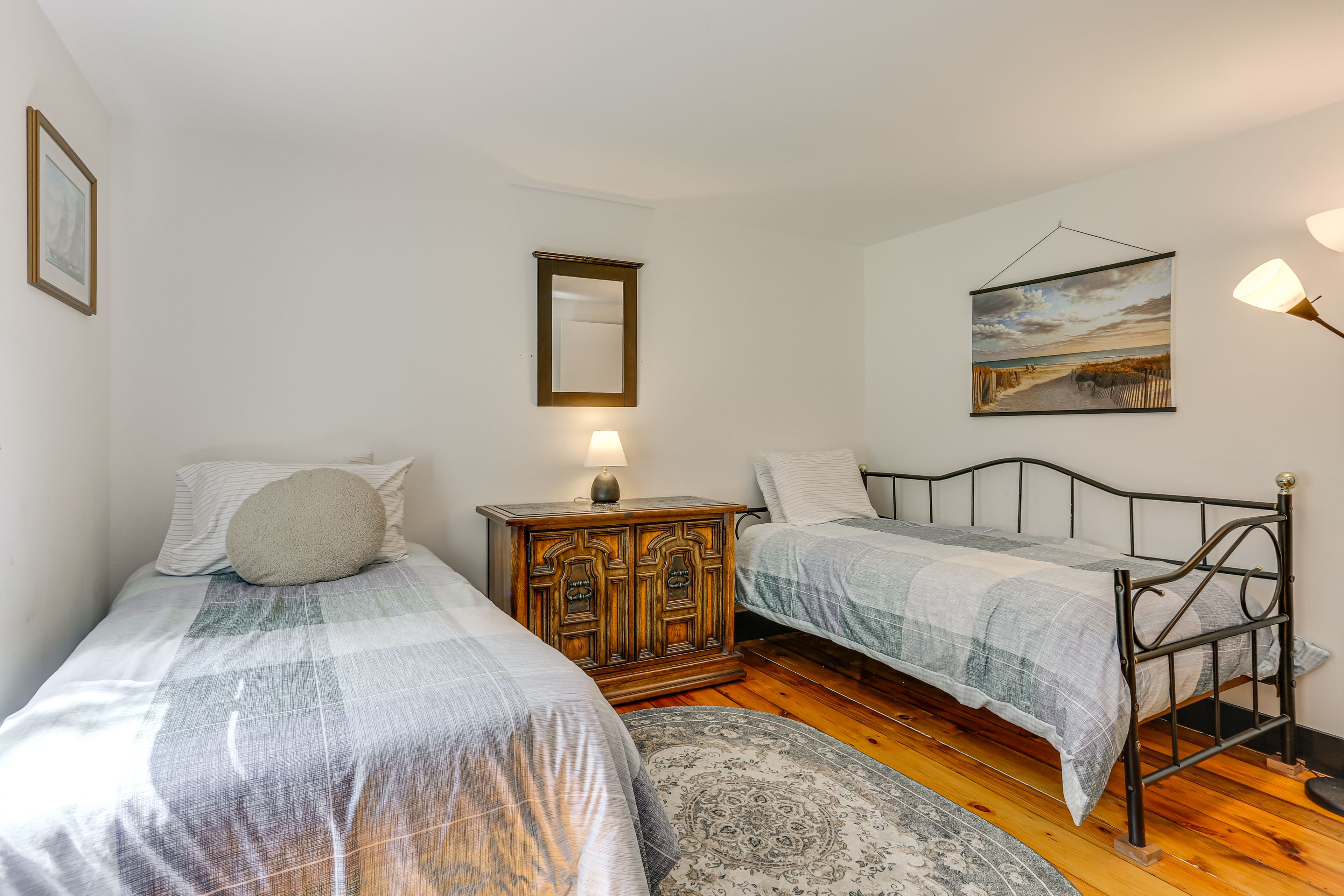 Bedroom 3 | Twin Bed | Twin Daybed | 1st Floor