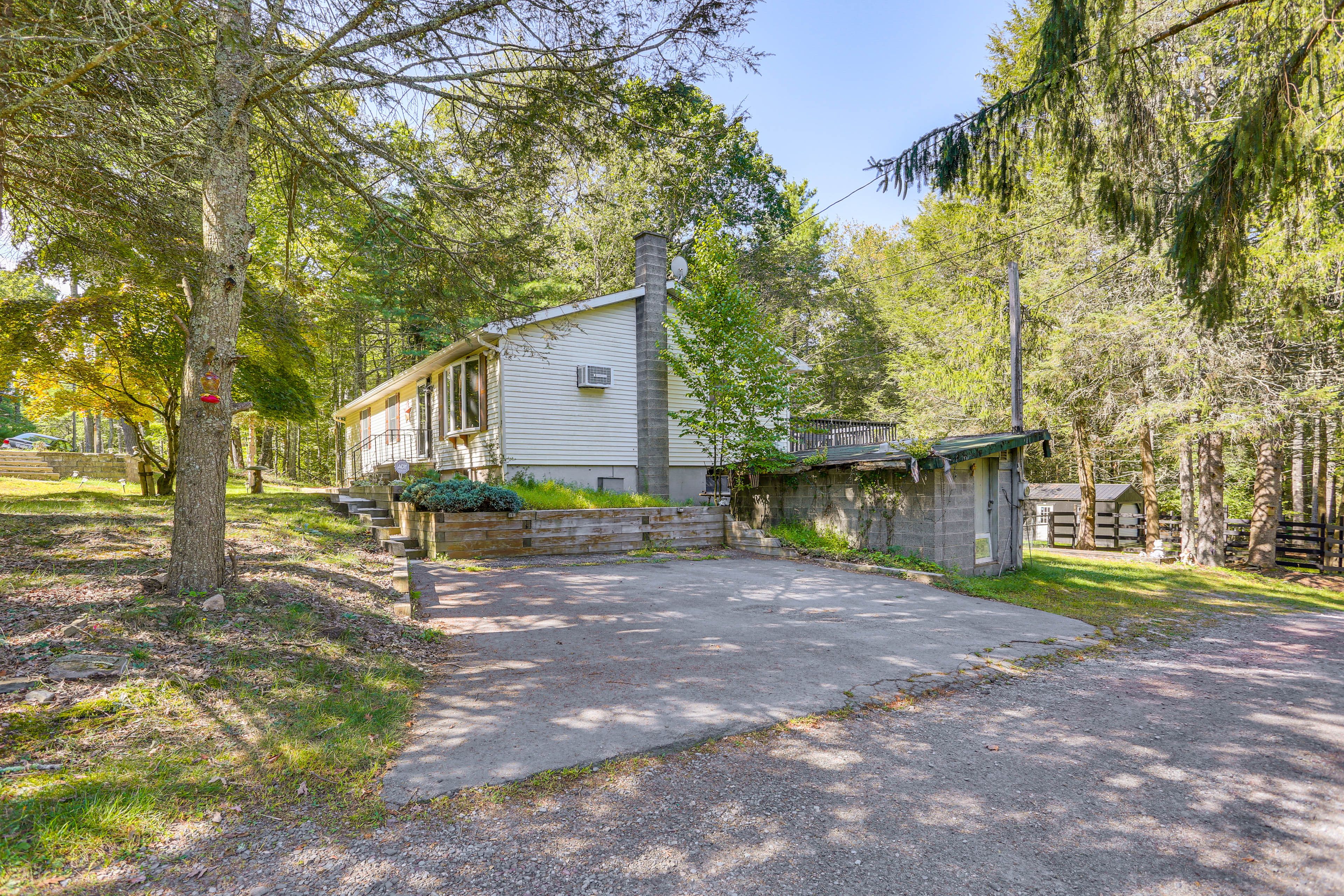 Parking | Driveway (5 Vehicles)
