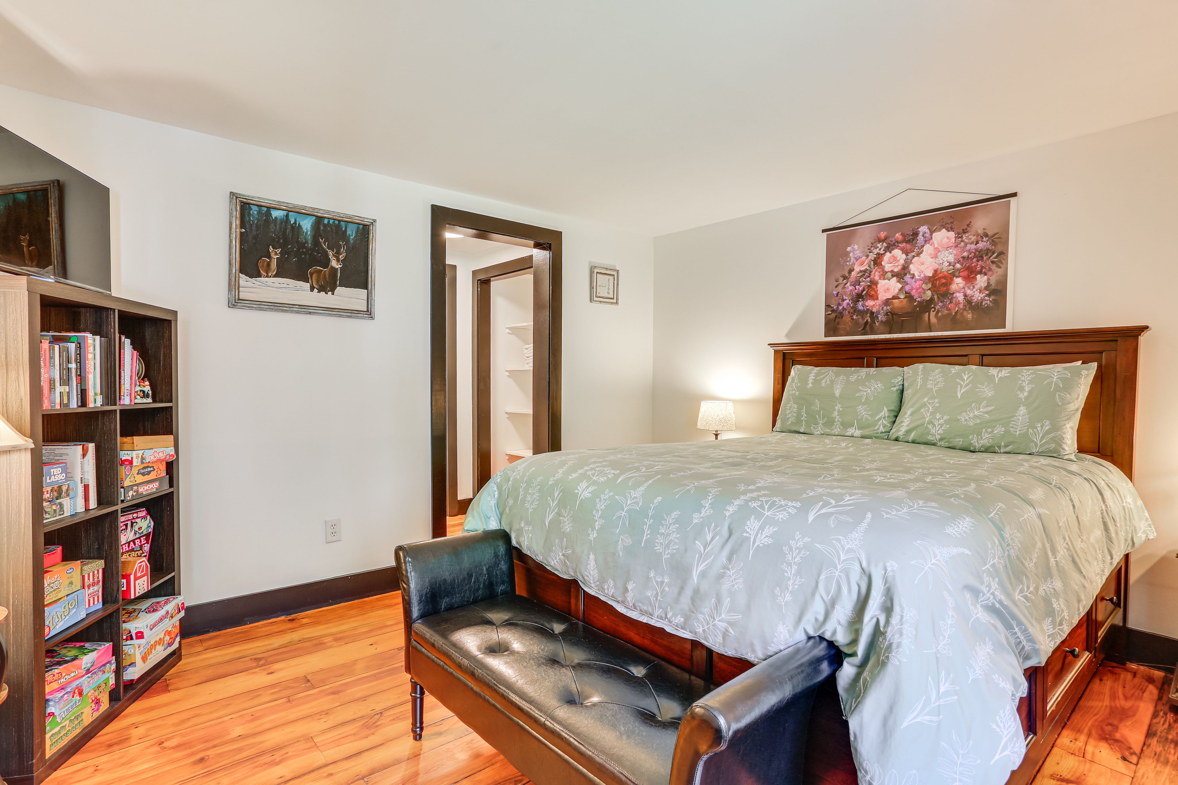 Bedroom 1 | Queen Bed | 1st Floor | Smart TV | En-Suite Bathroom | Board Games