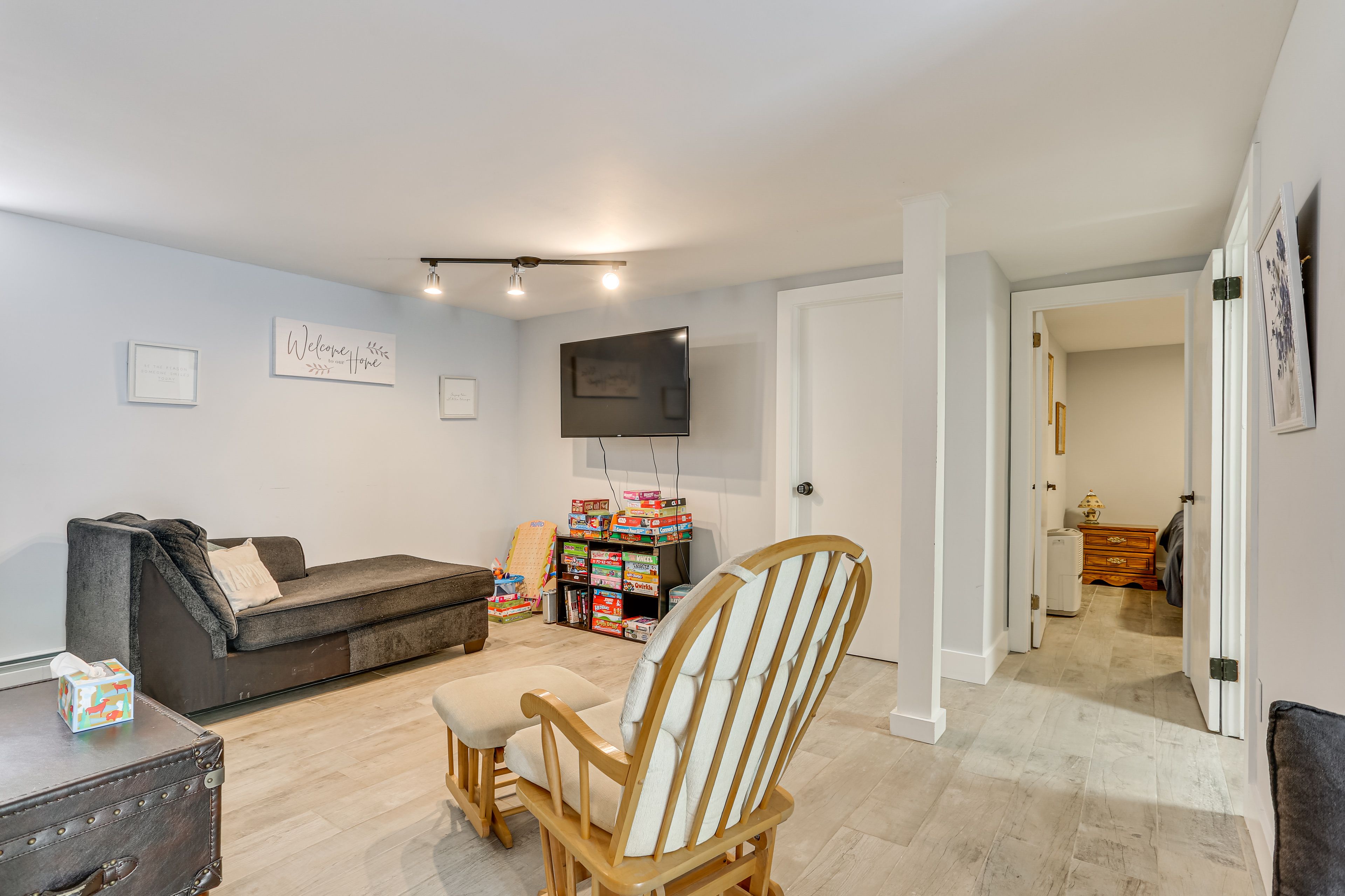 Living Room | Downstairs | Twin Futon | Smart TV | Board Games