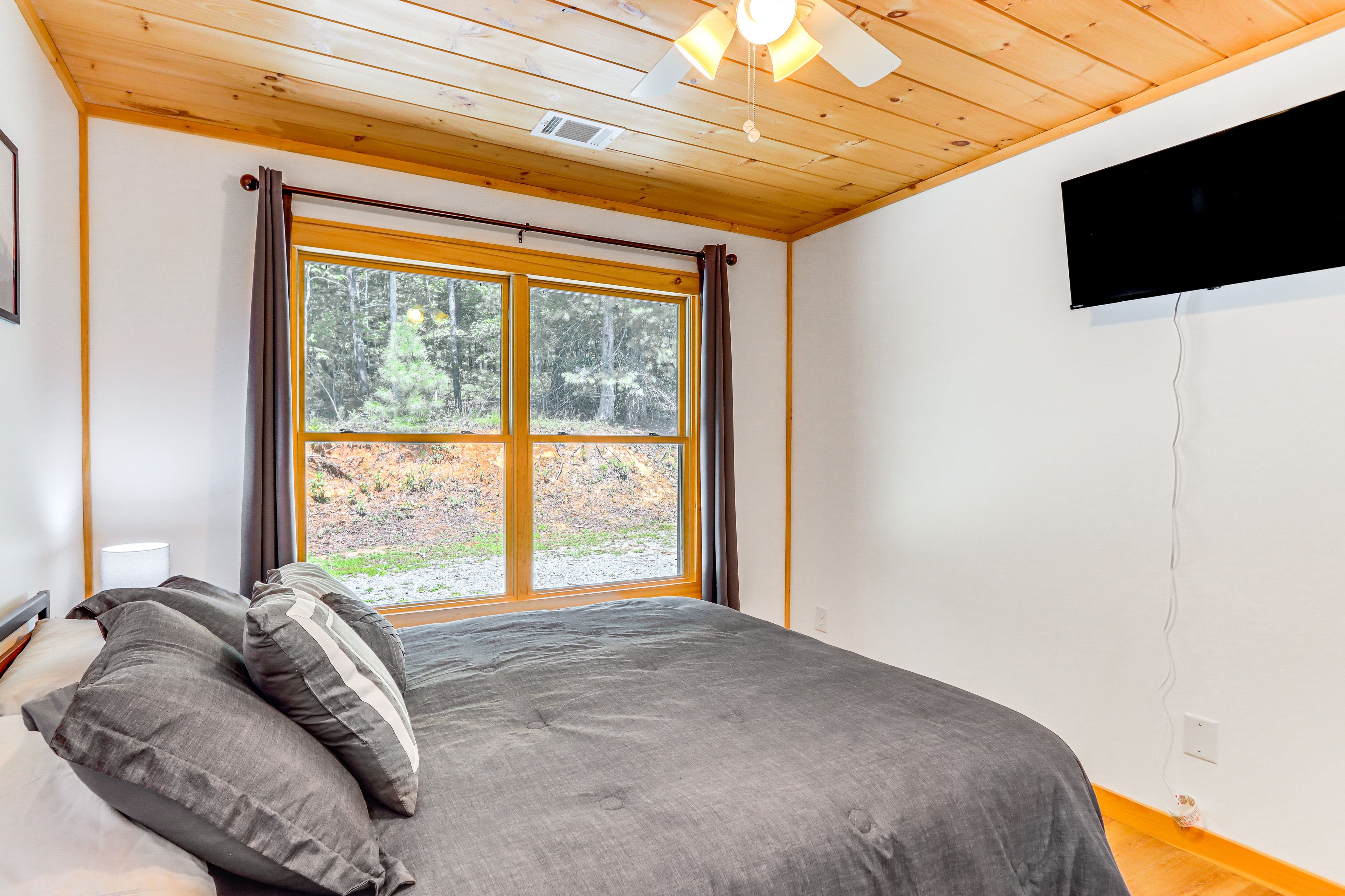 Bedroom 2 | Queen Bed | Linens Provided