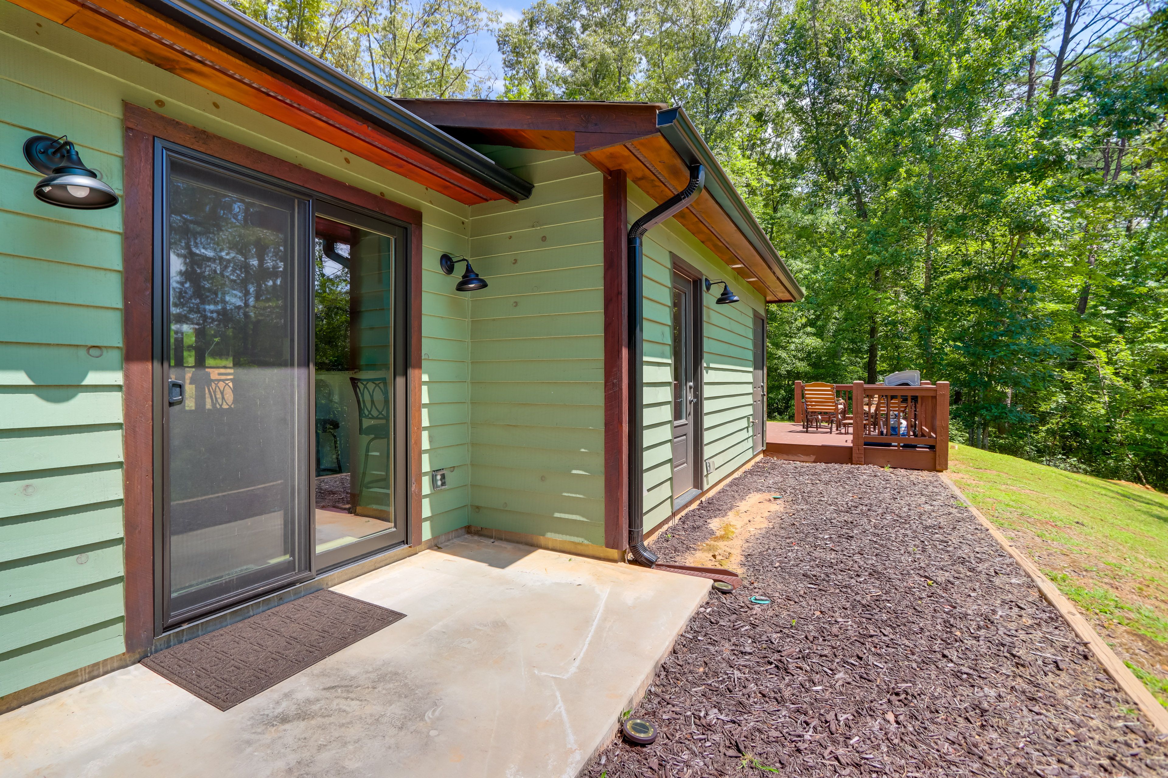 Private Backyard Area | Outdoor Deck