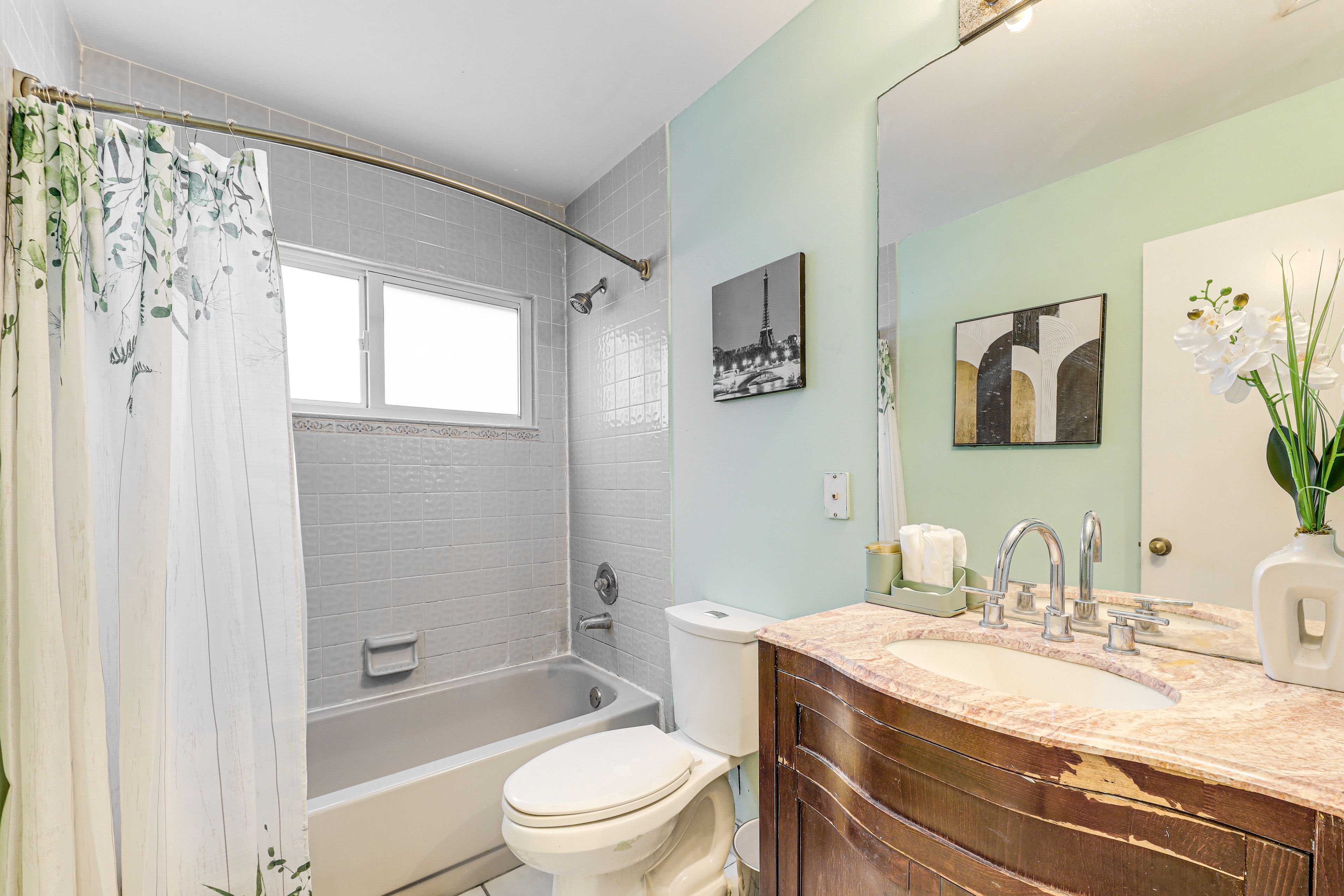 Full Bathroom