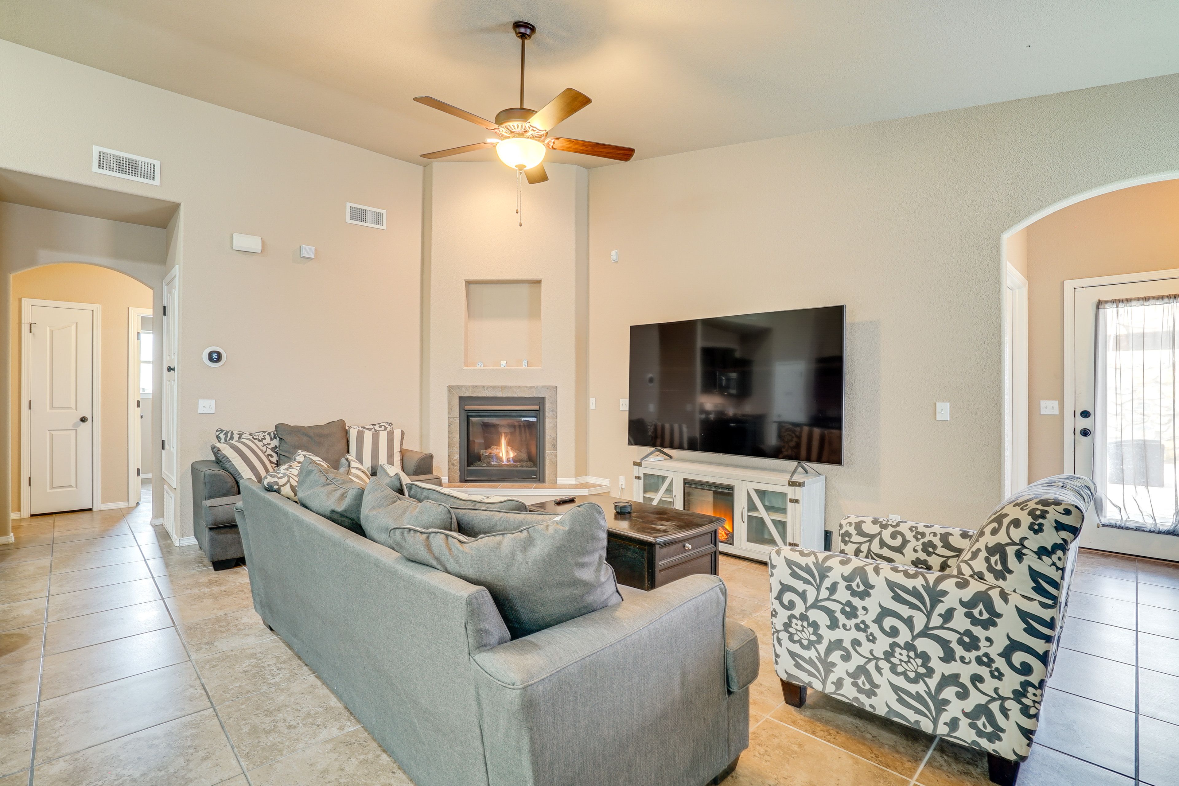 Living Room | Central A/C & Heating
