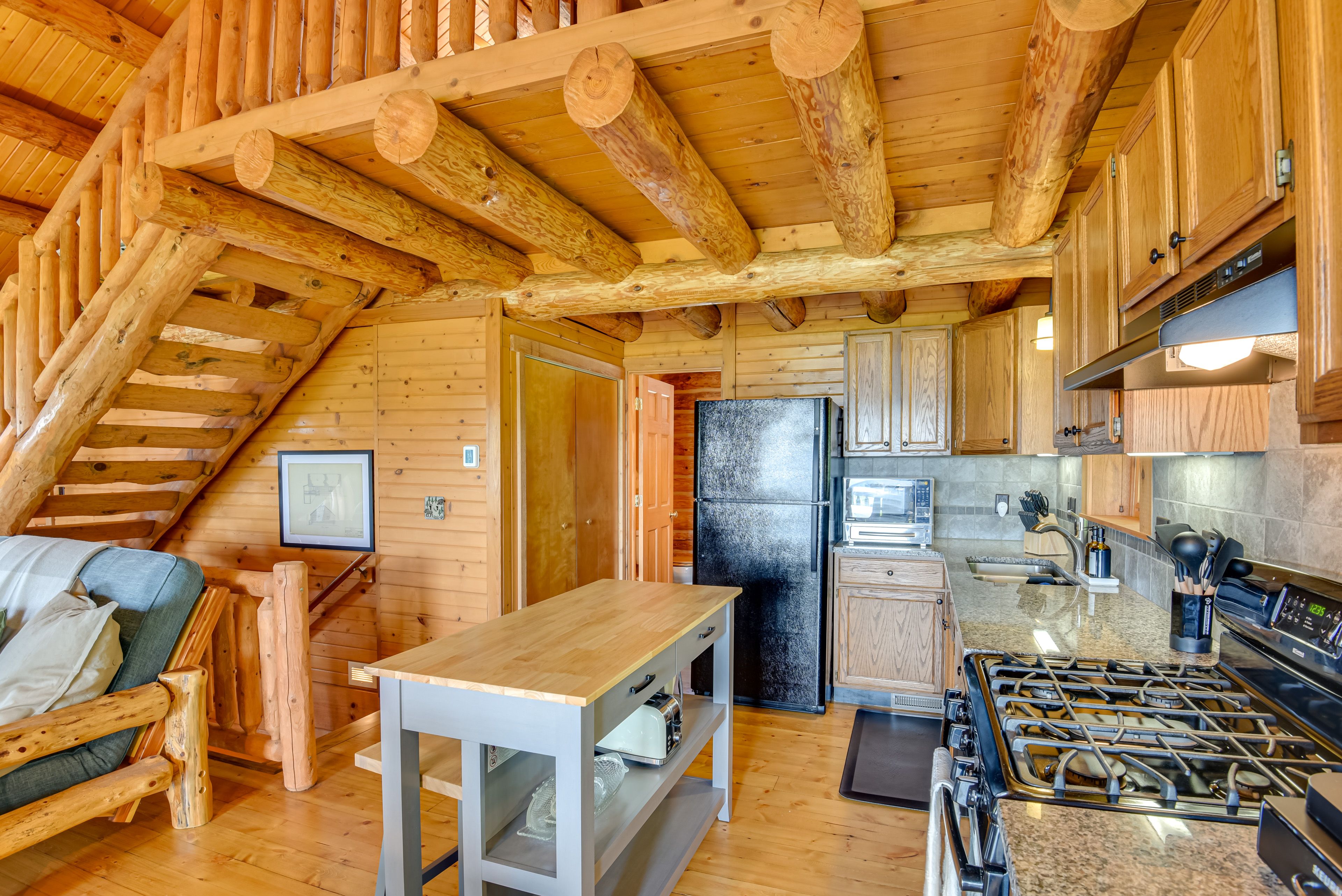 Kitchen | Cooking Basics | Keurig/Drip Coffee Maker | Main Level