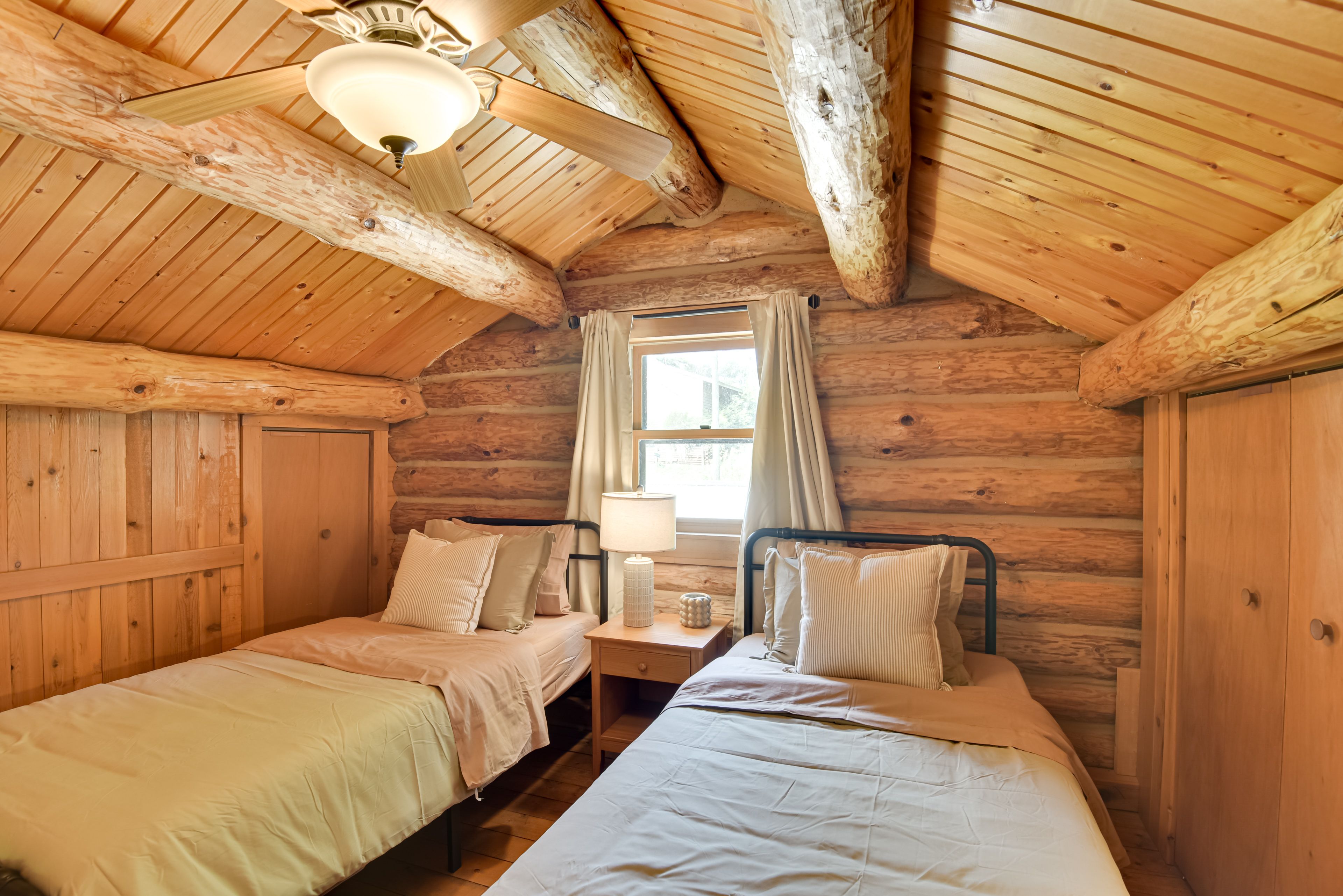 Loft | 2 Twin Beds | Upper Level