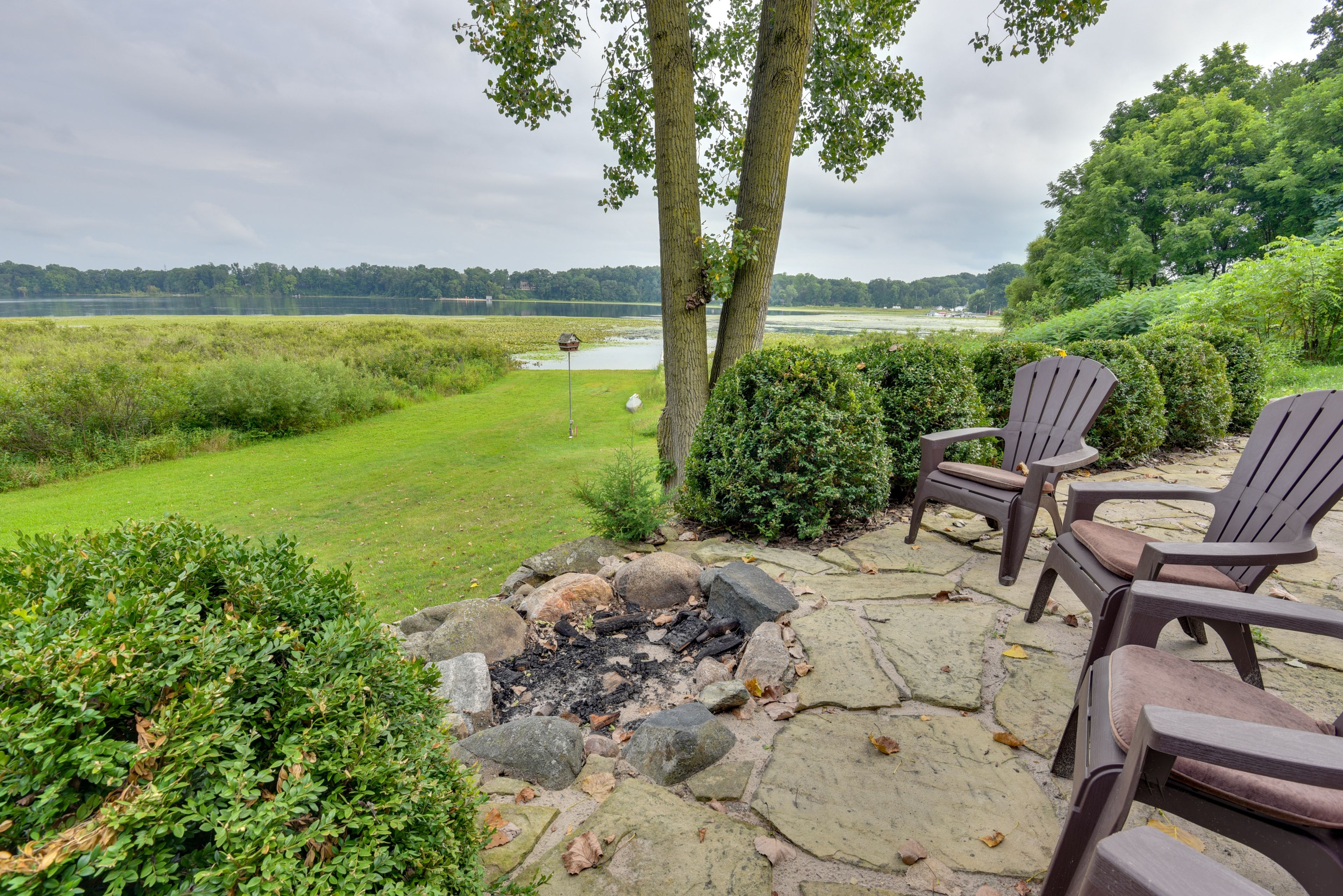 Fire Pit w/ Seating | Lake Views